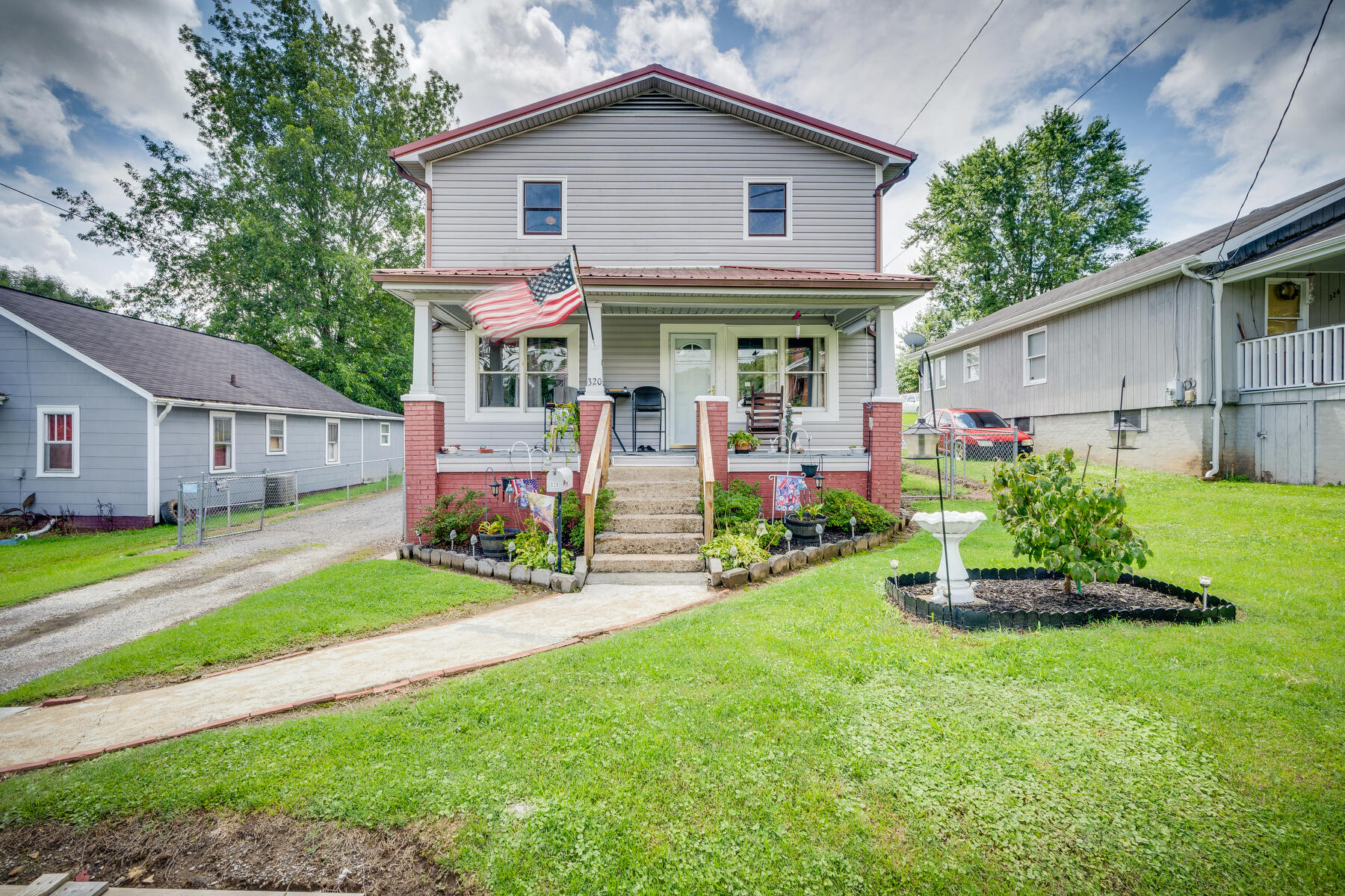 320 May Ave