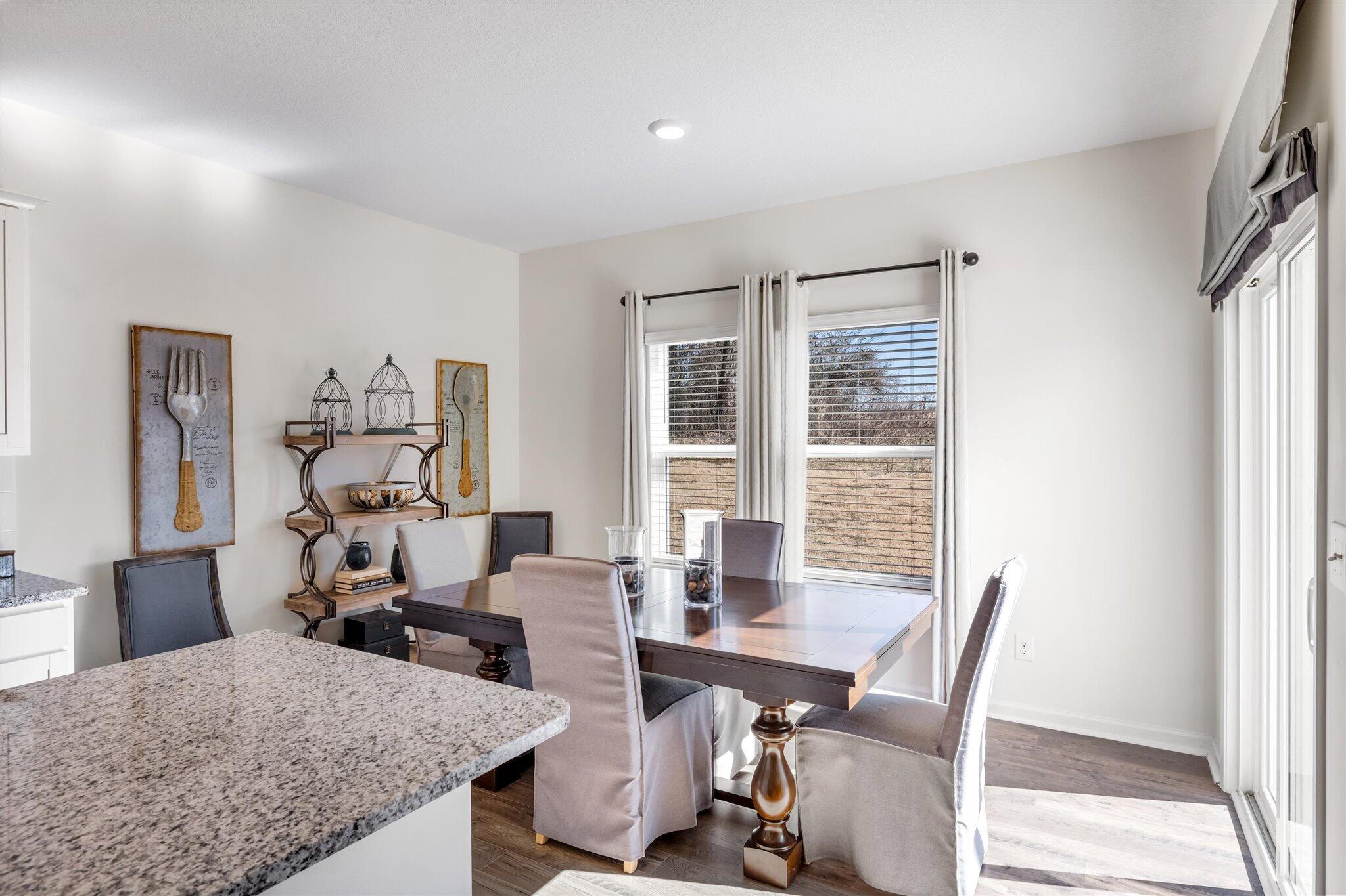 571 Sedgewick Wy