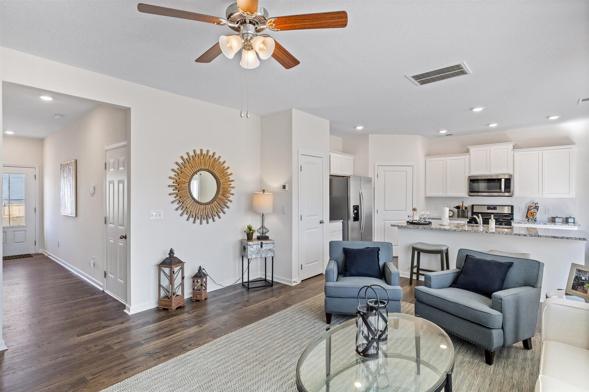 571 Sedgewick Wy