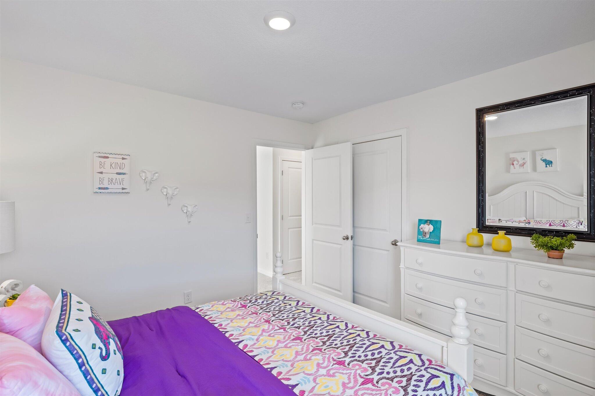 571 Sedgewick Wy