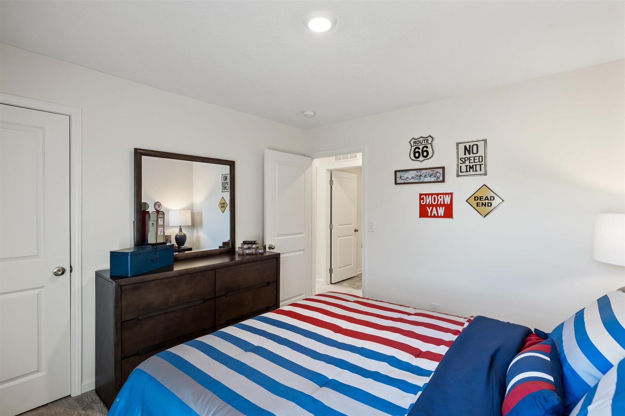 571 Sedgewick Wy