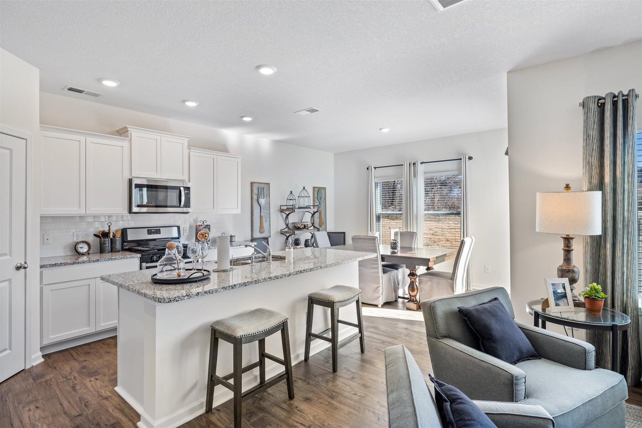 571 Sedgewick Wy