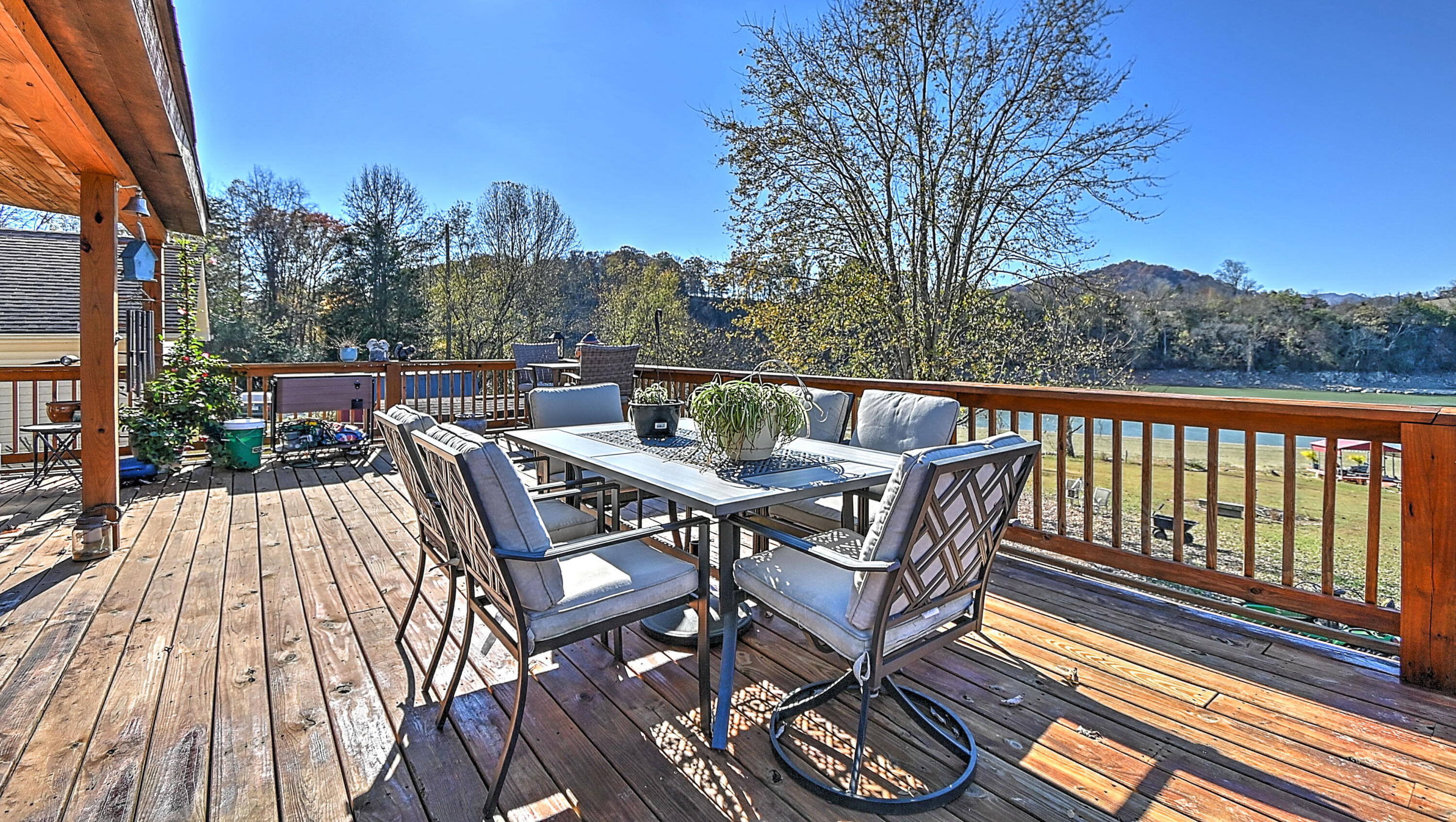 399 Horseshoe Bend Road
