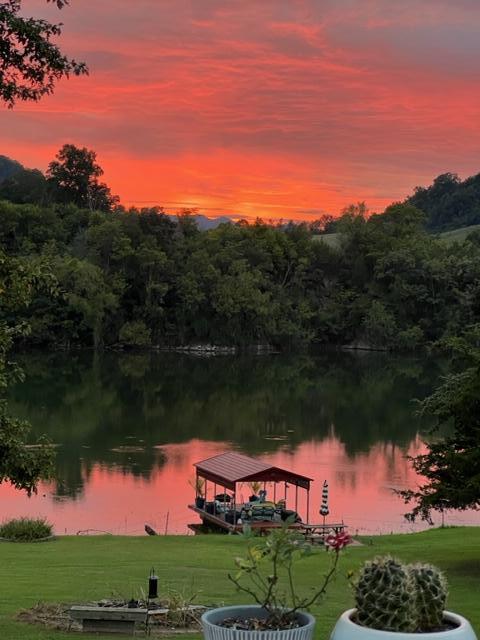 399 Horseshoe Bend Road