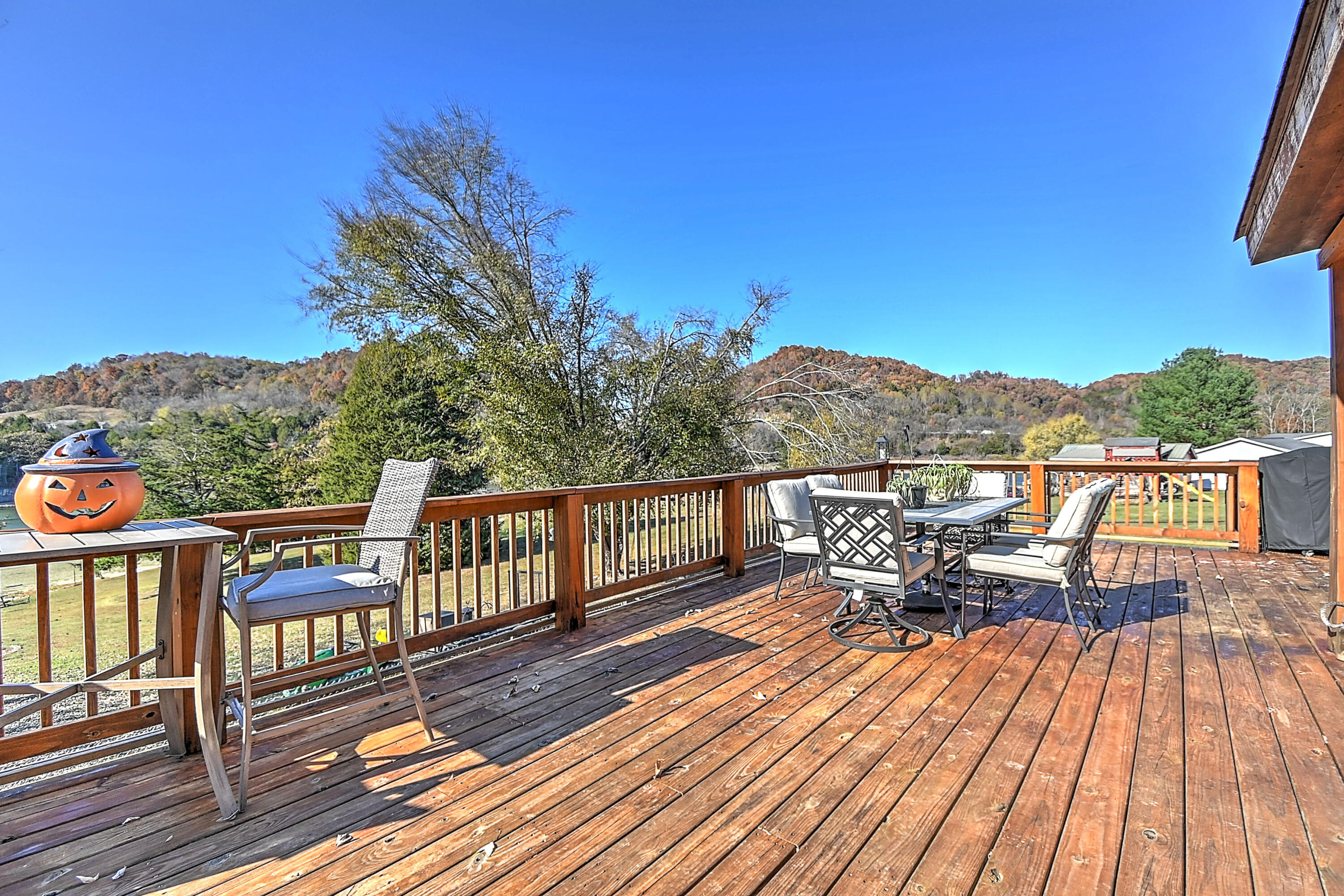 399 Horseshoe Bend Road