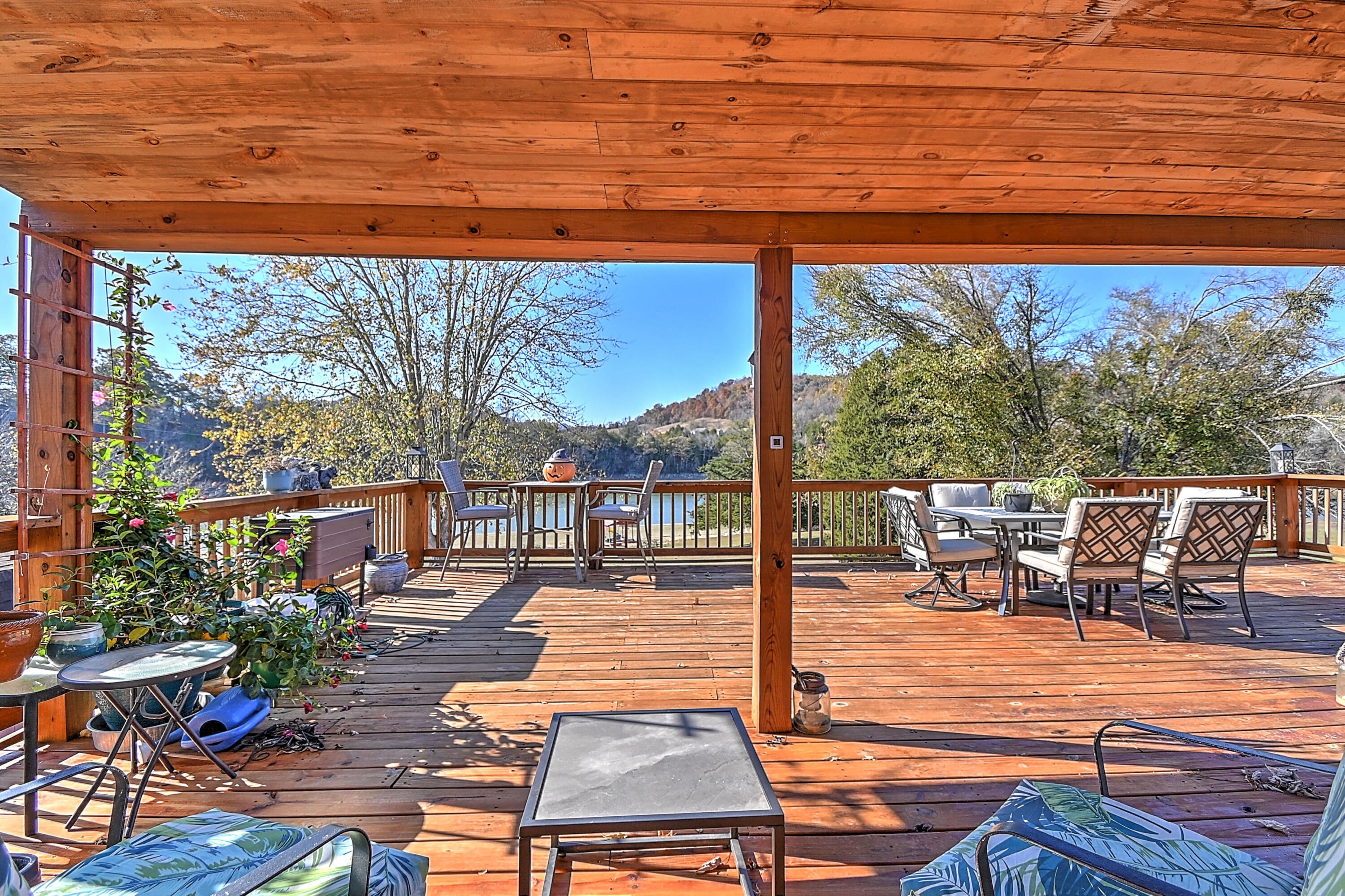 399 Horseshoe Bend Road