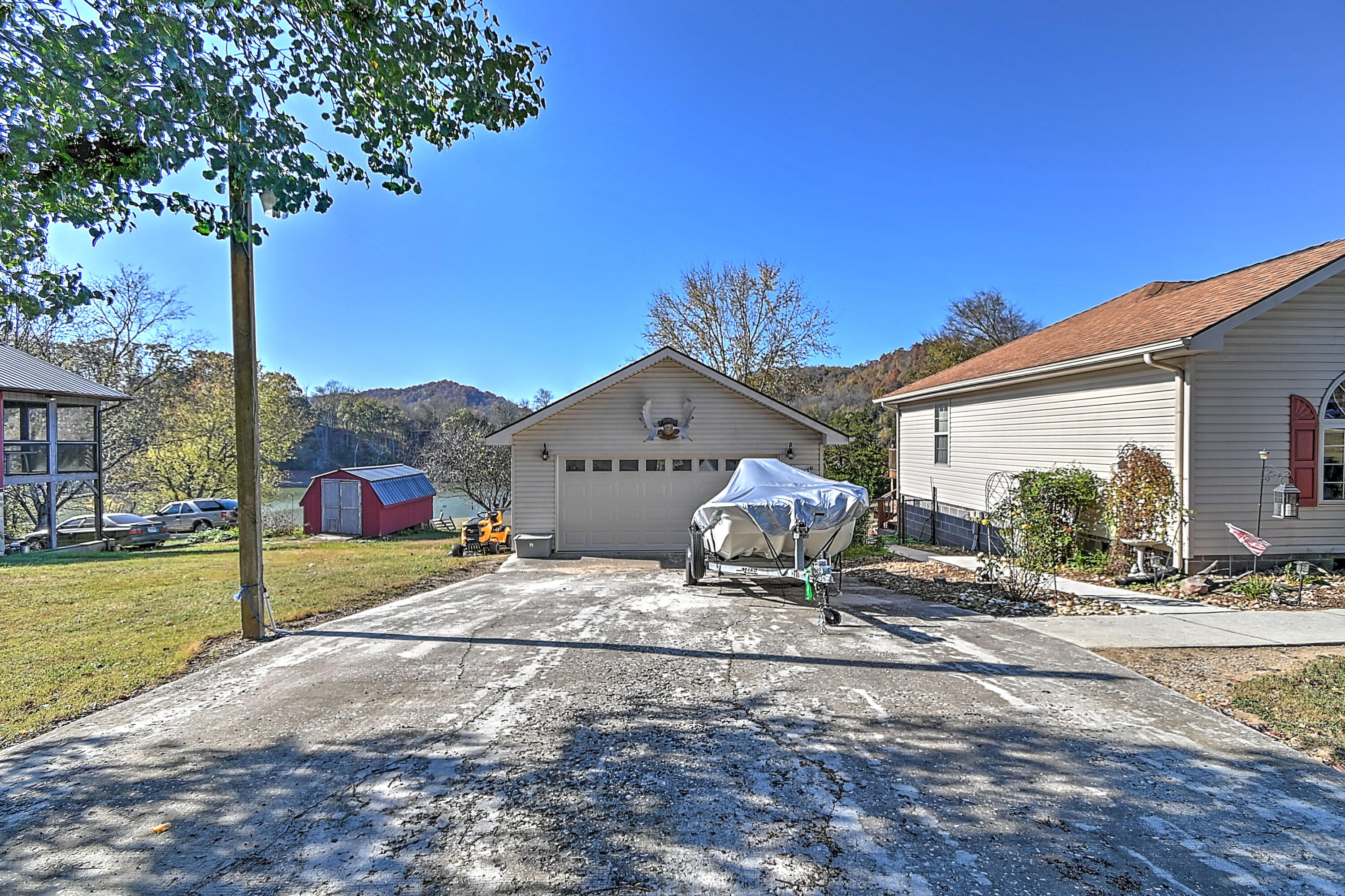 399 Horseshoe Bend Road