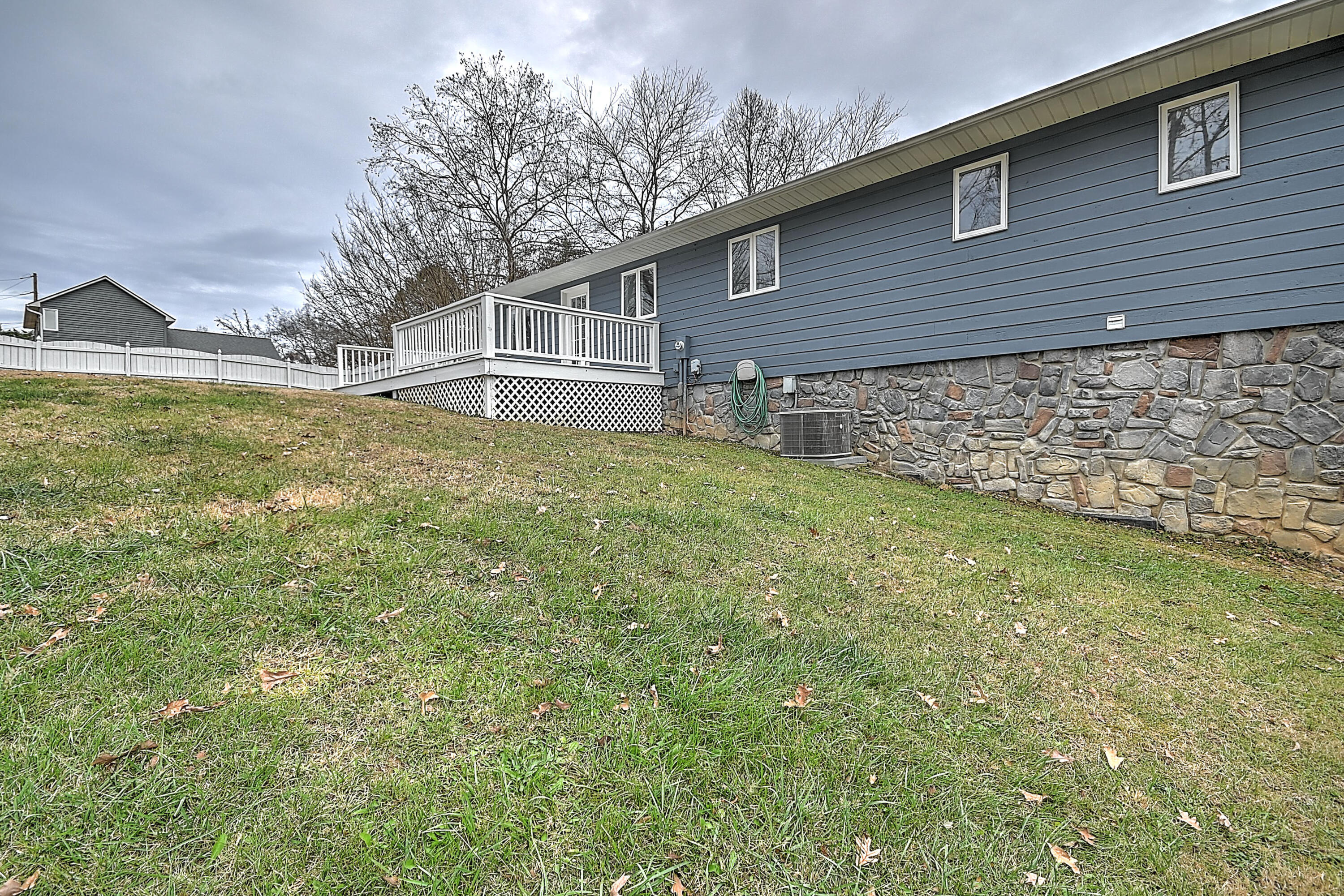 1924 Birchwood Rd