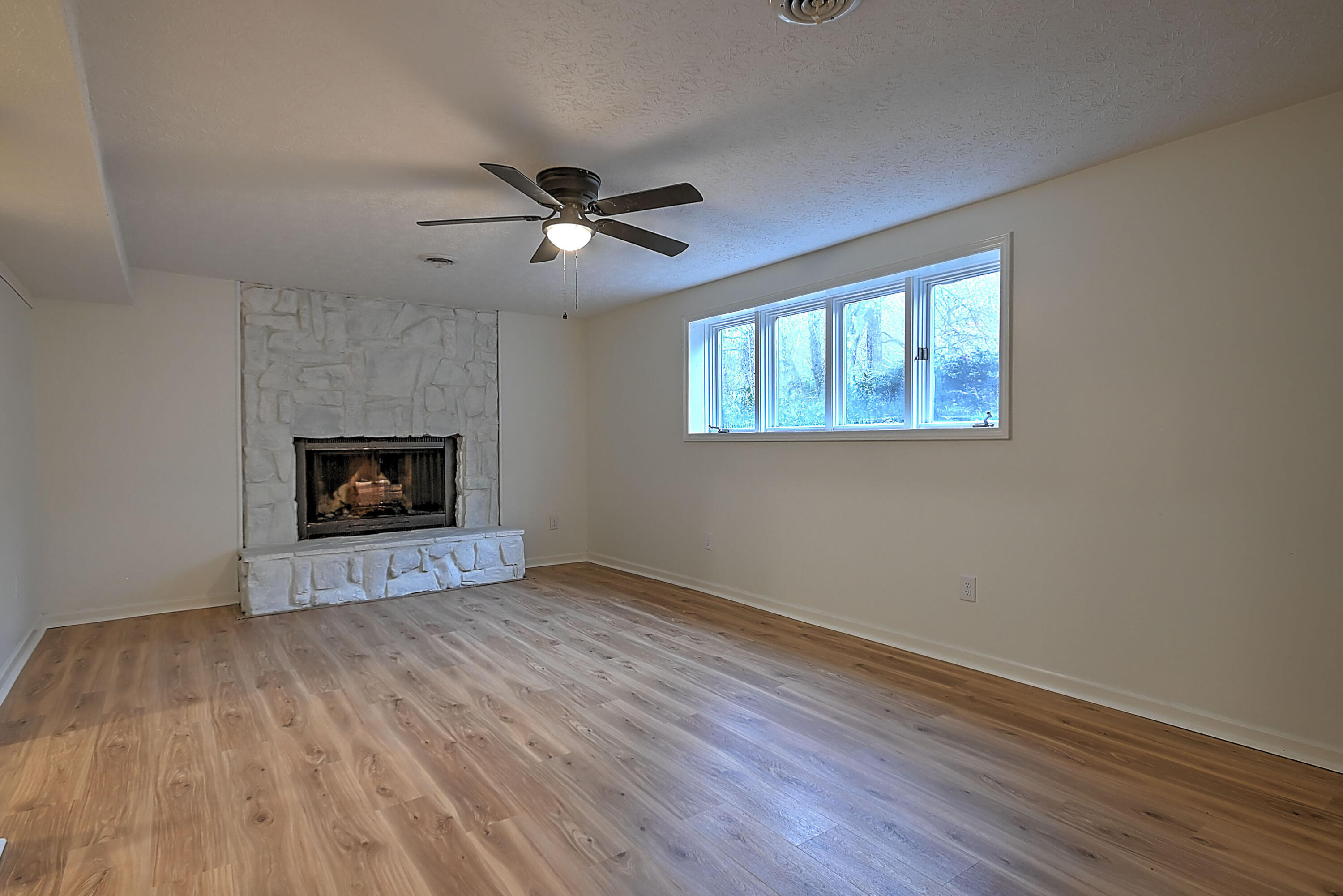 1924 Birchwood Rd