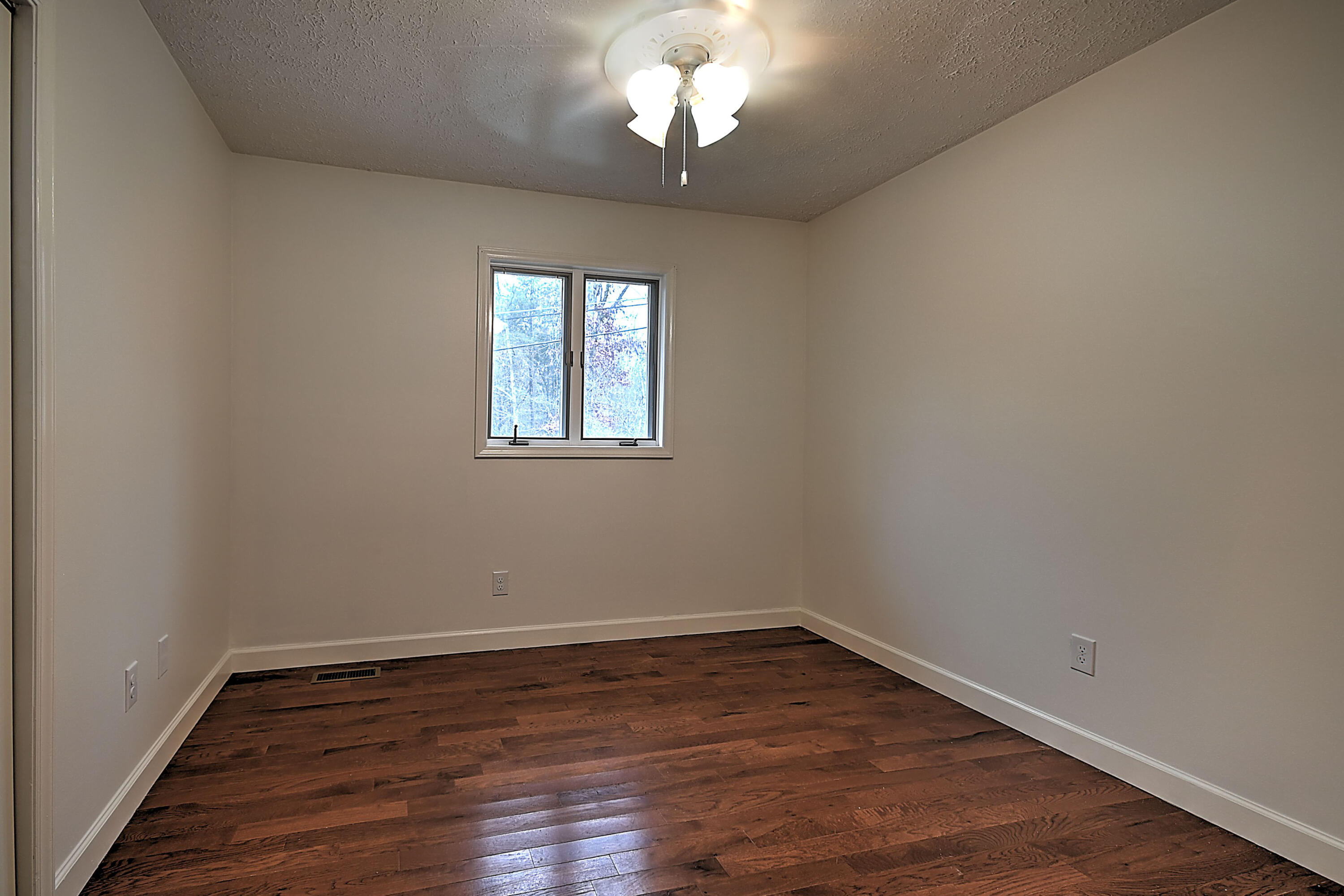 1924 Birchwood Rd