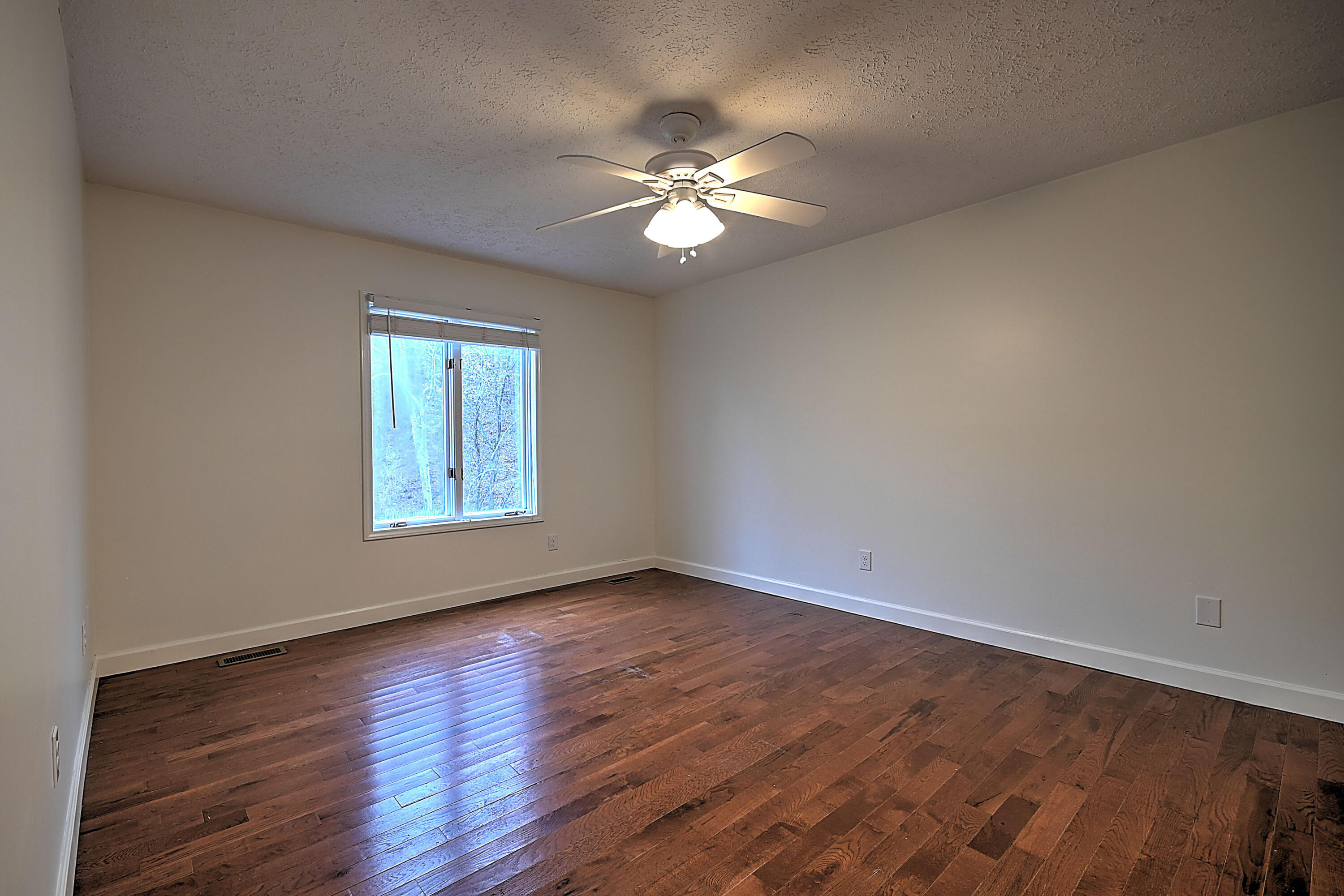 1924 Birchwood Rd