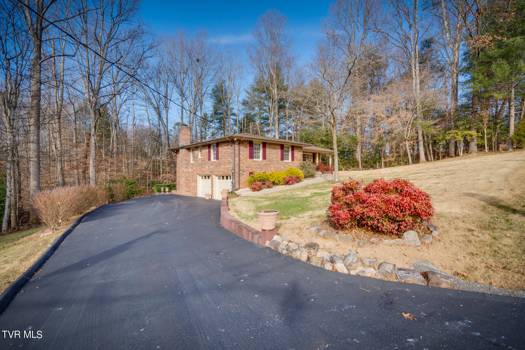 408 Robin Road