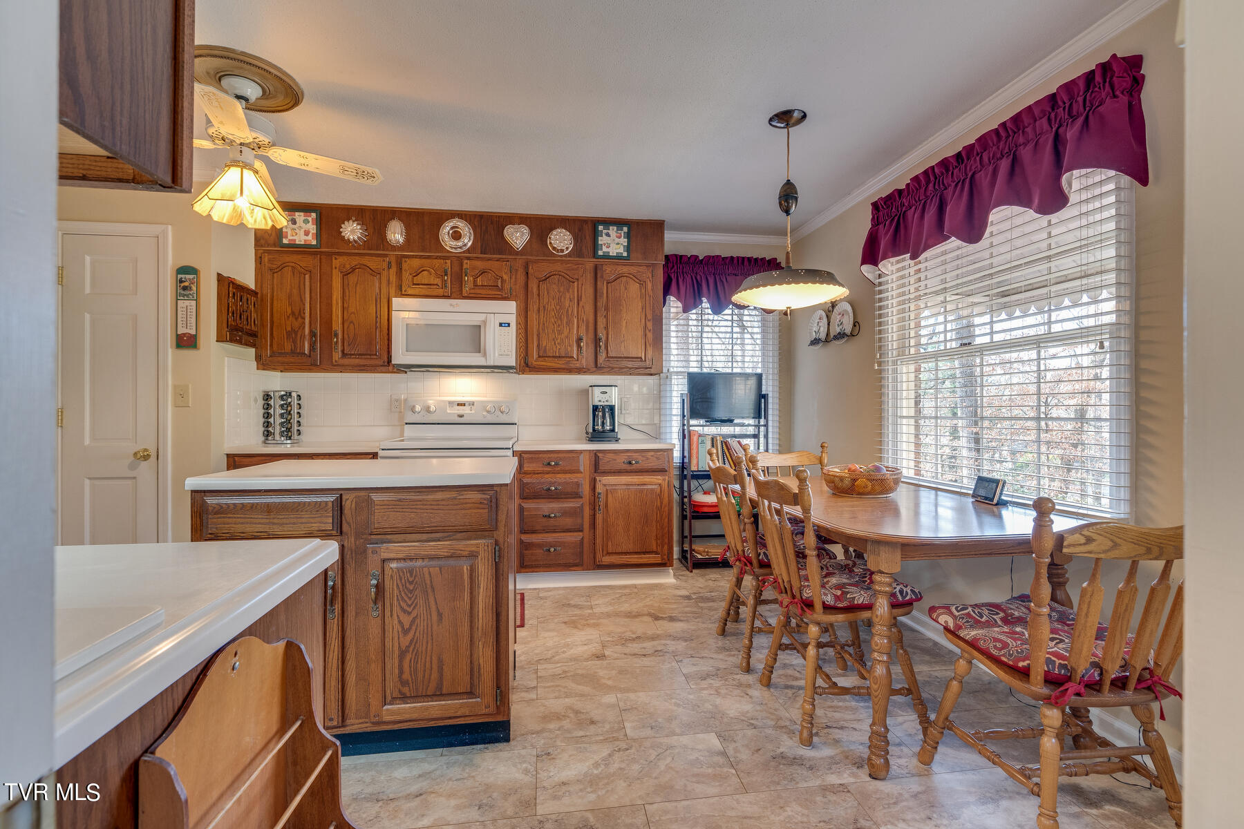 408 Robin Road