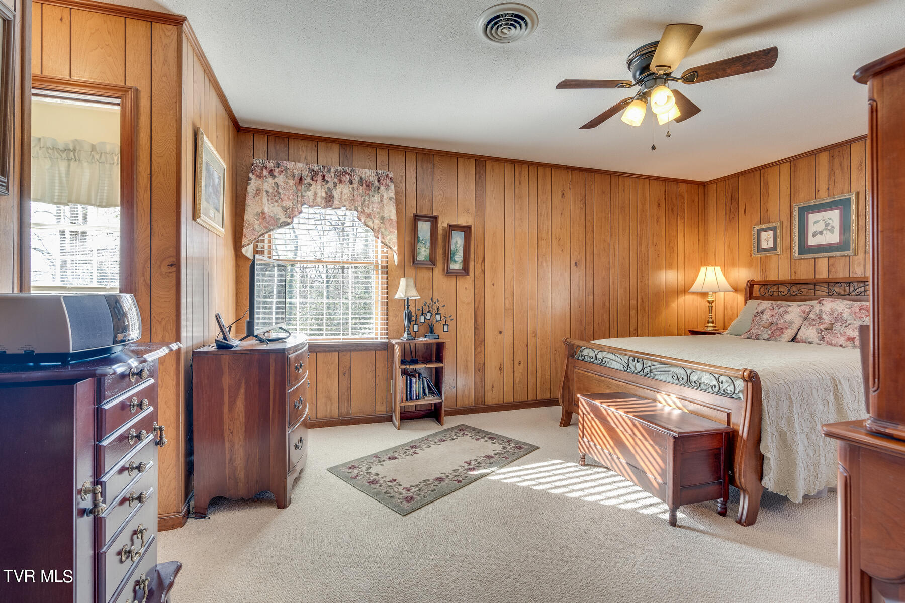 408 Robin Road