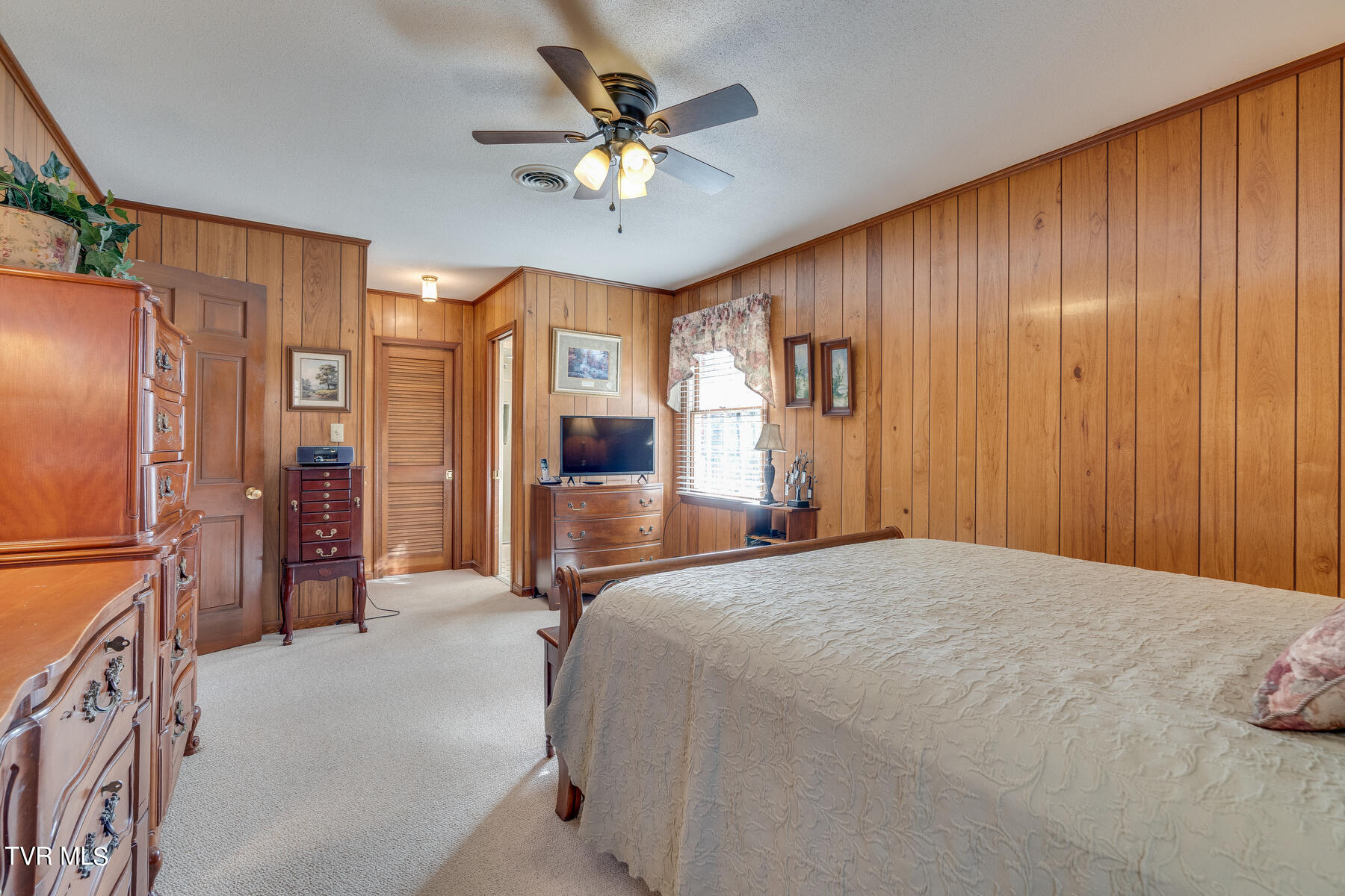 408 Robin Road