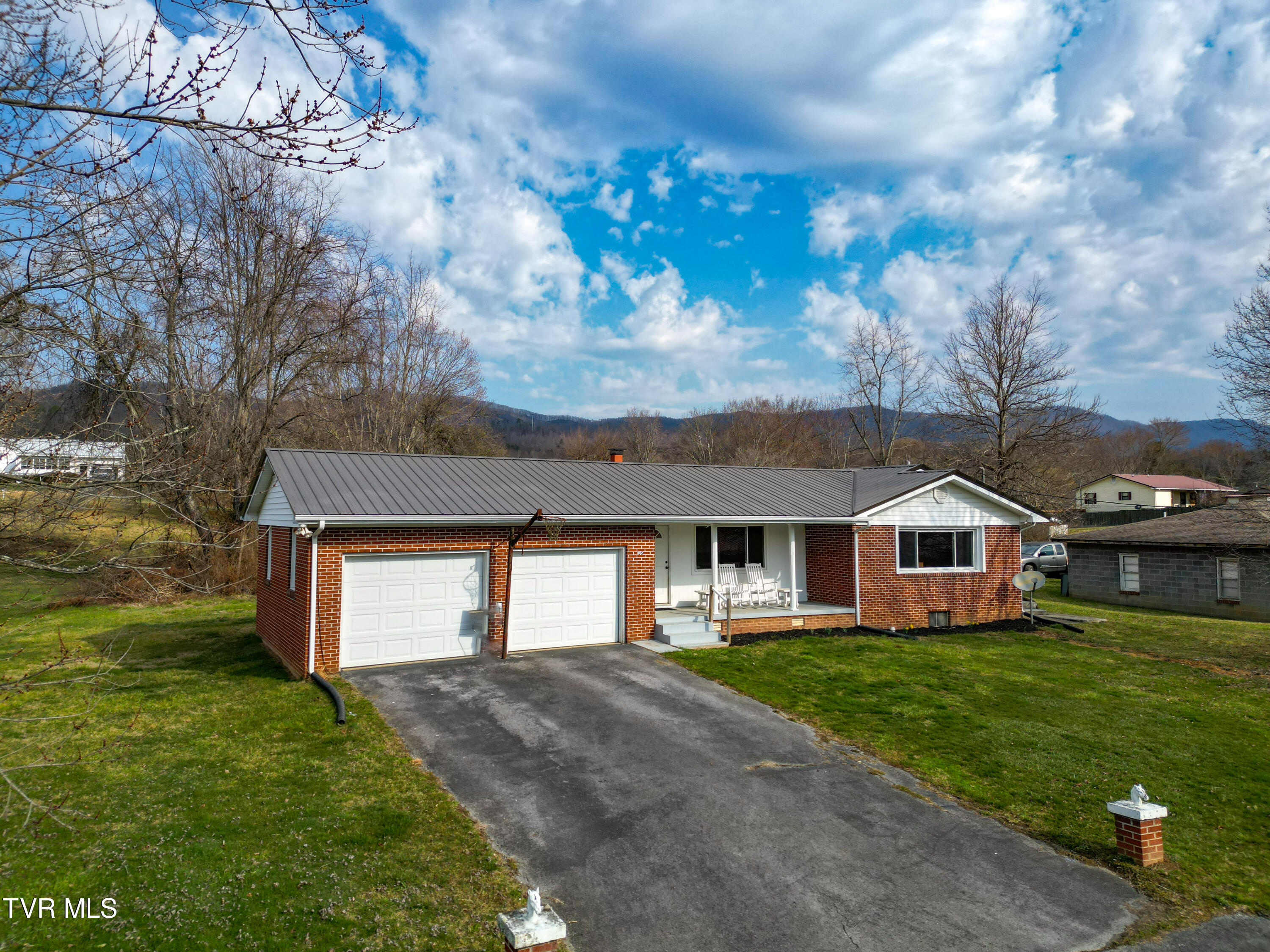 135 Dinsmore Road