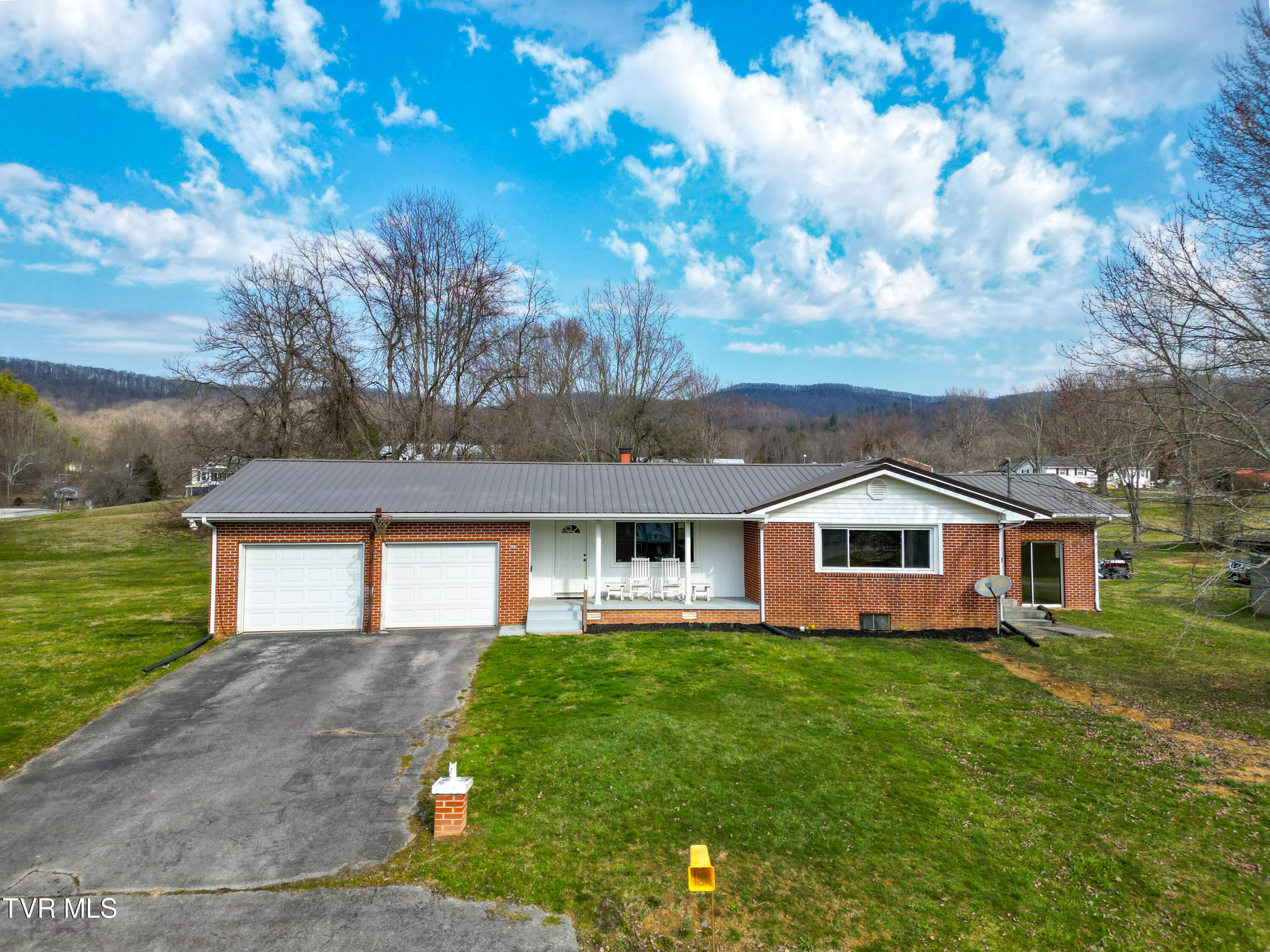 135 Dinsmore Road