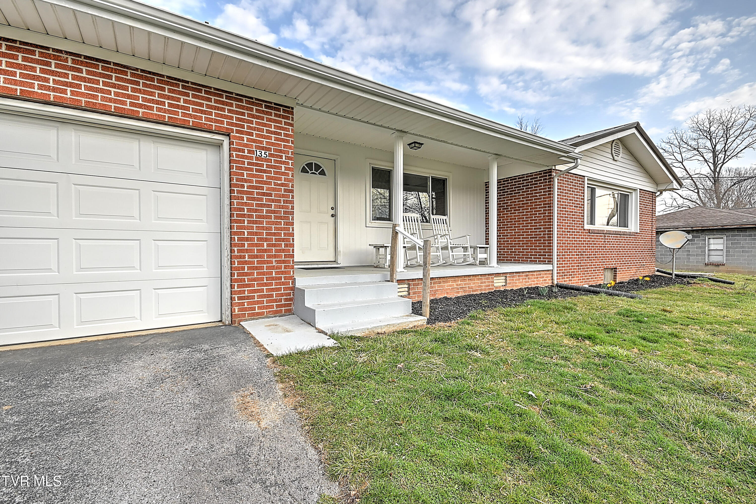 135 Dinsmore Road