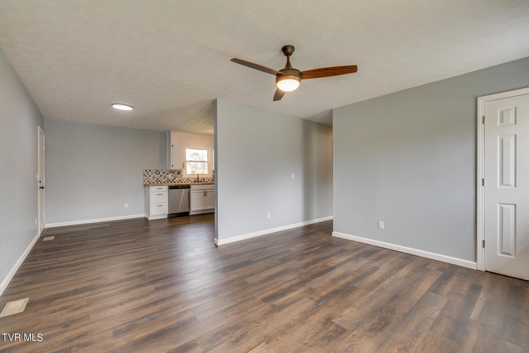 472 Lenoir Road