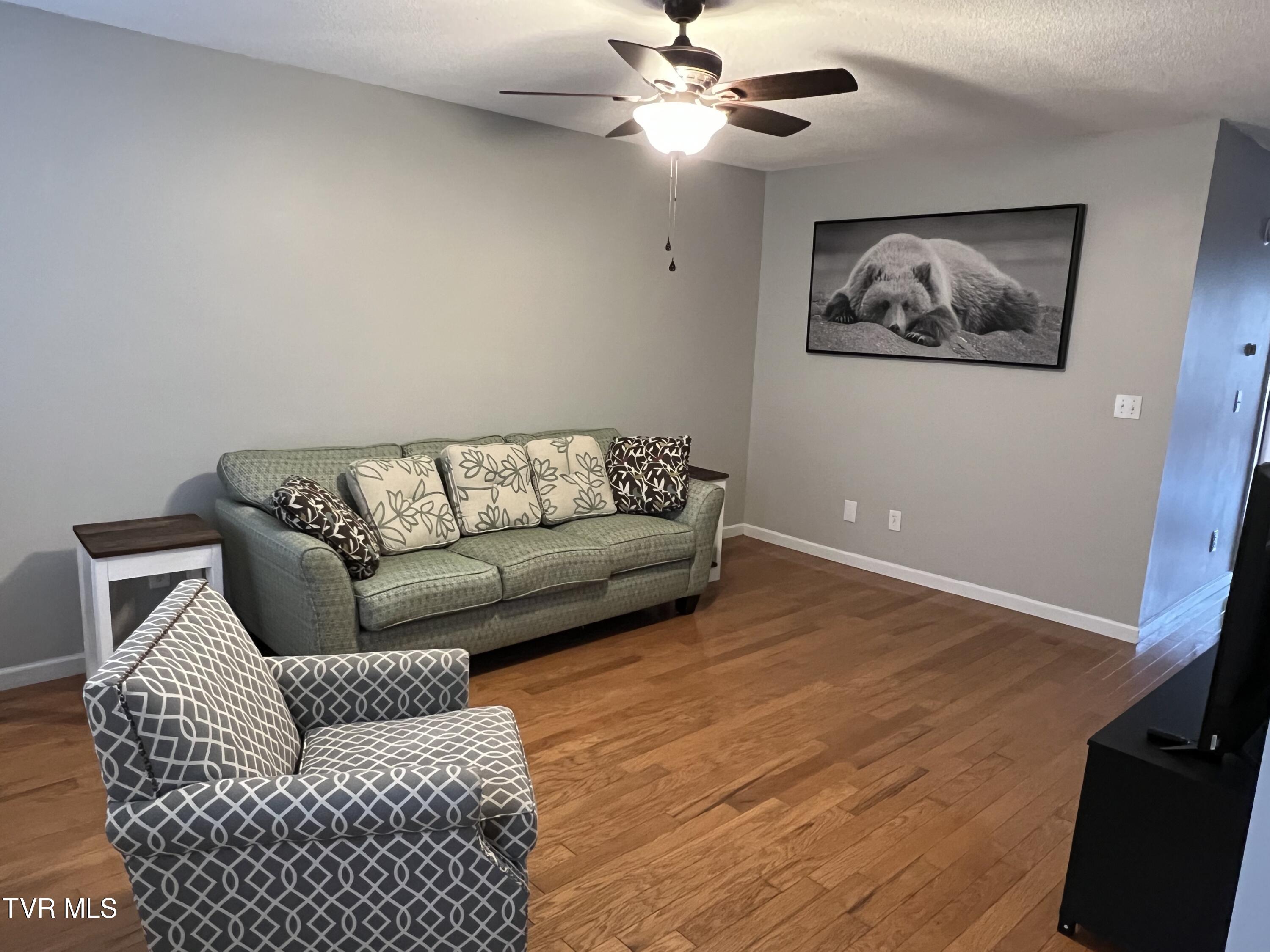 263 Hunter Hills Circle, 2