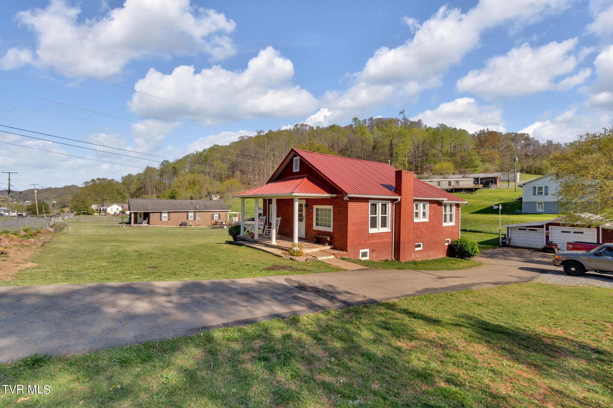762 East Carters Valley Road