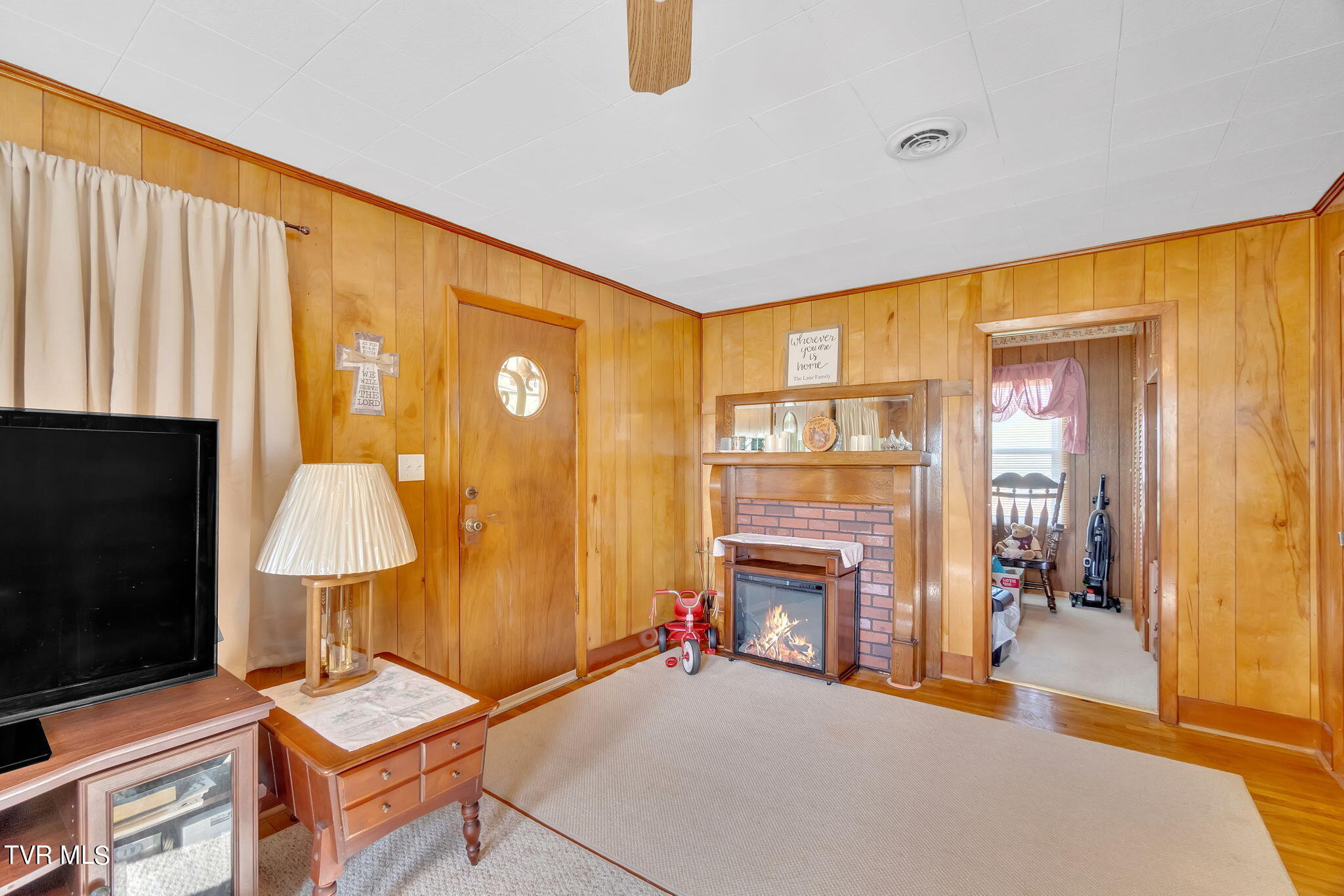 762 East Carters Valley Road