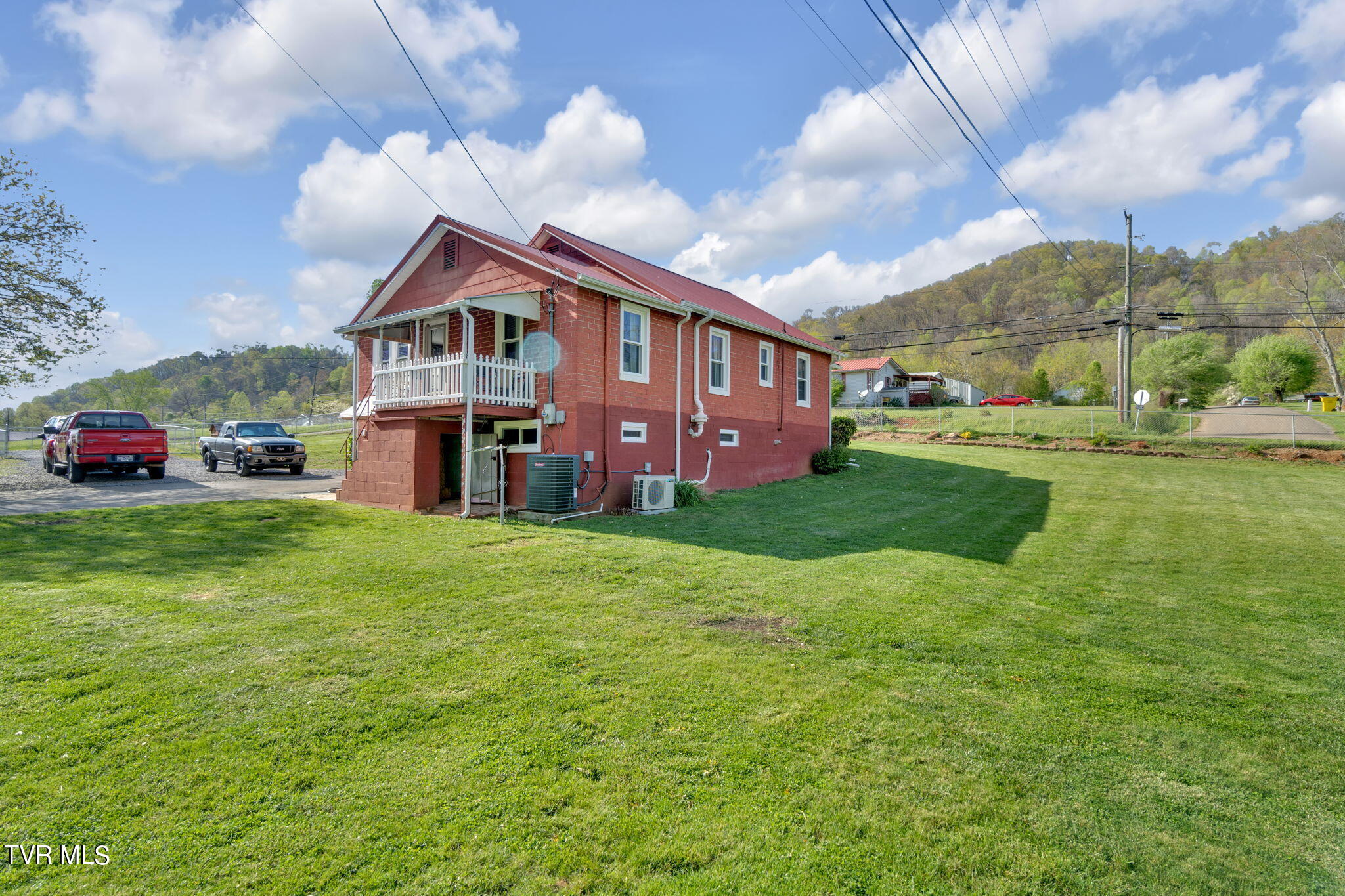 762 East Carters Valley Road