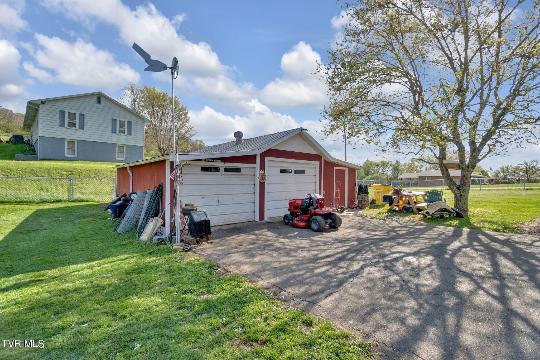762 East Carters Valley Road