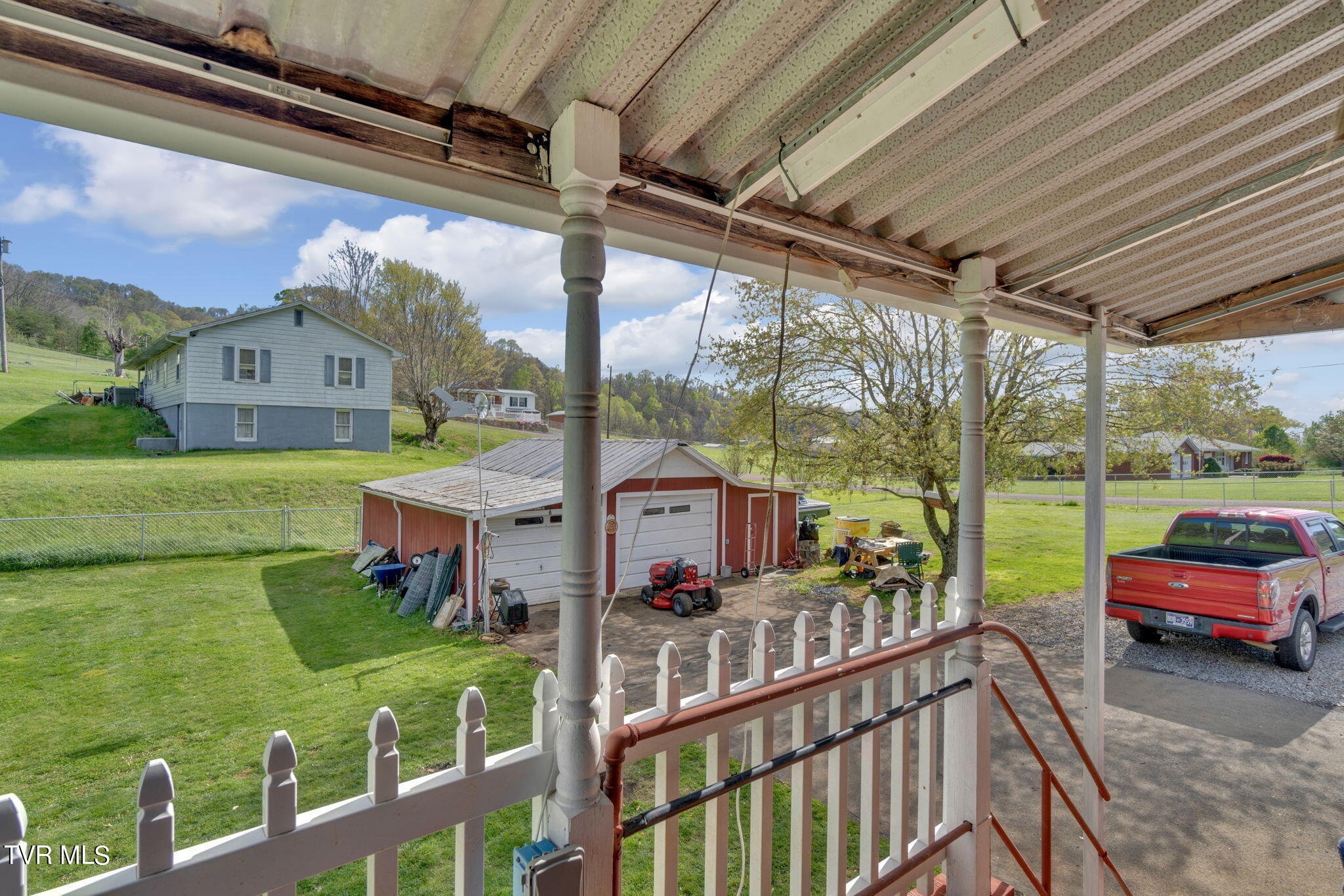 762 East Carters Valley Road