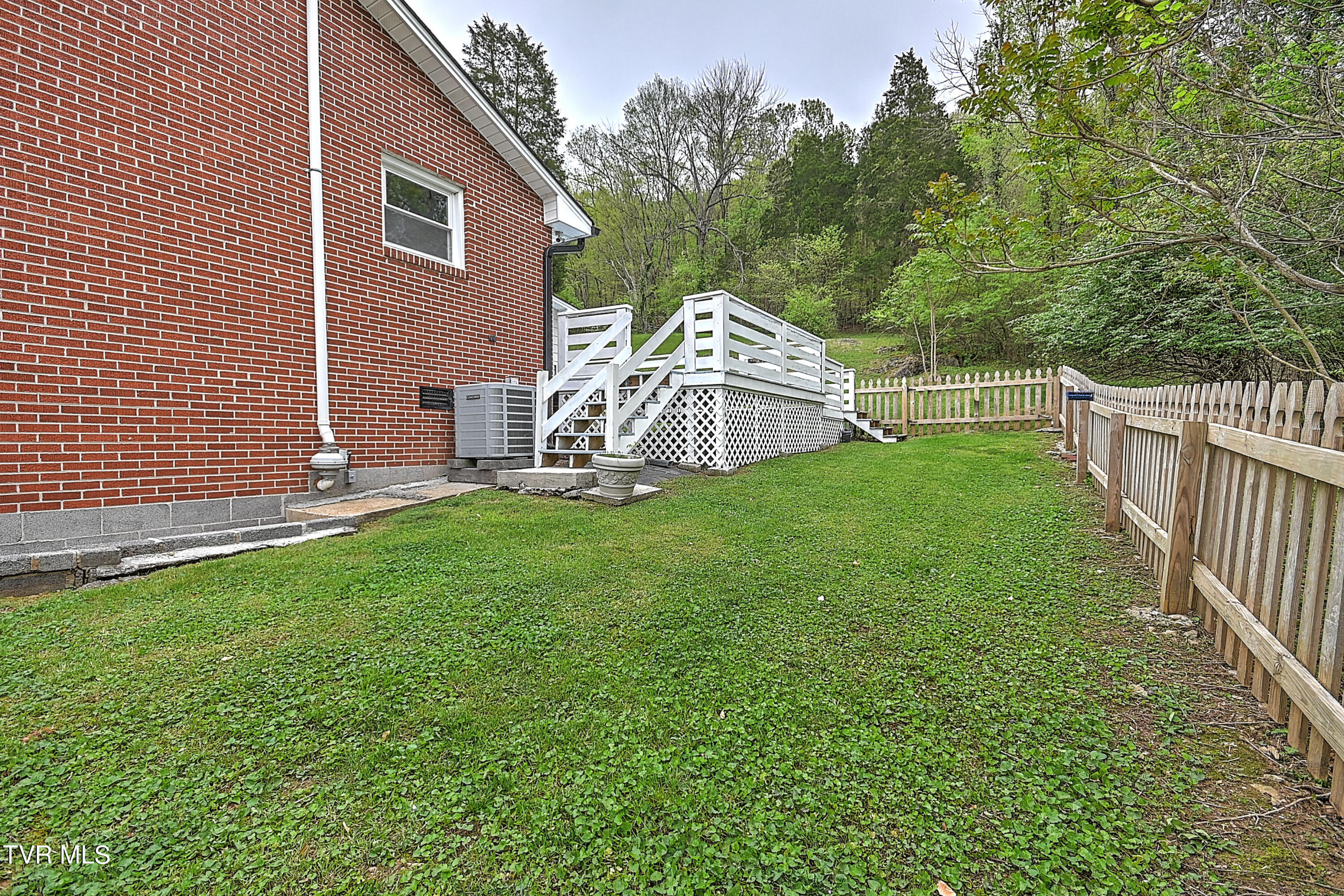 1652 Ridgeway Drive