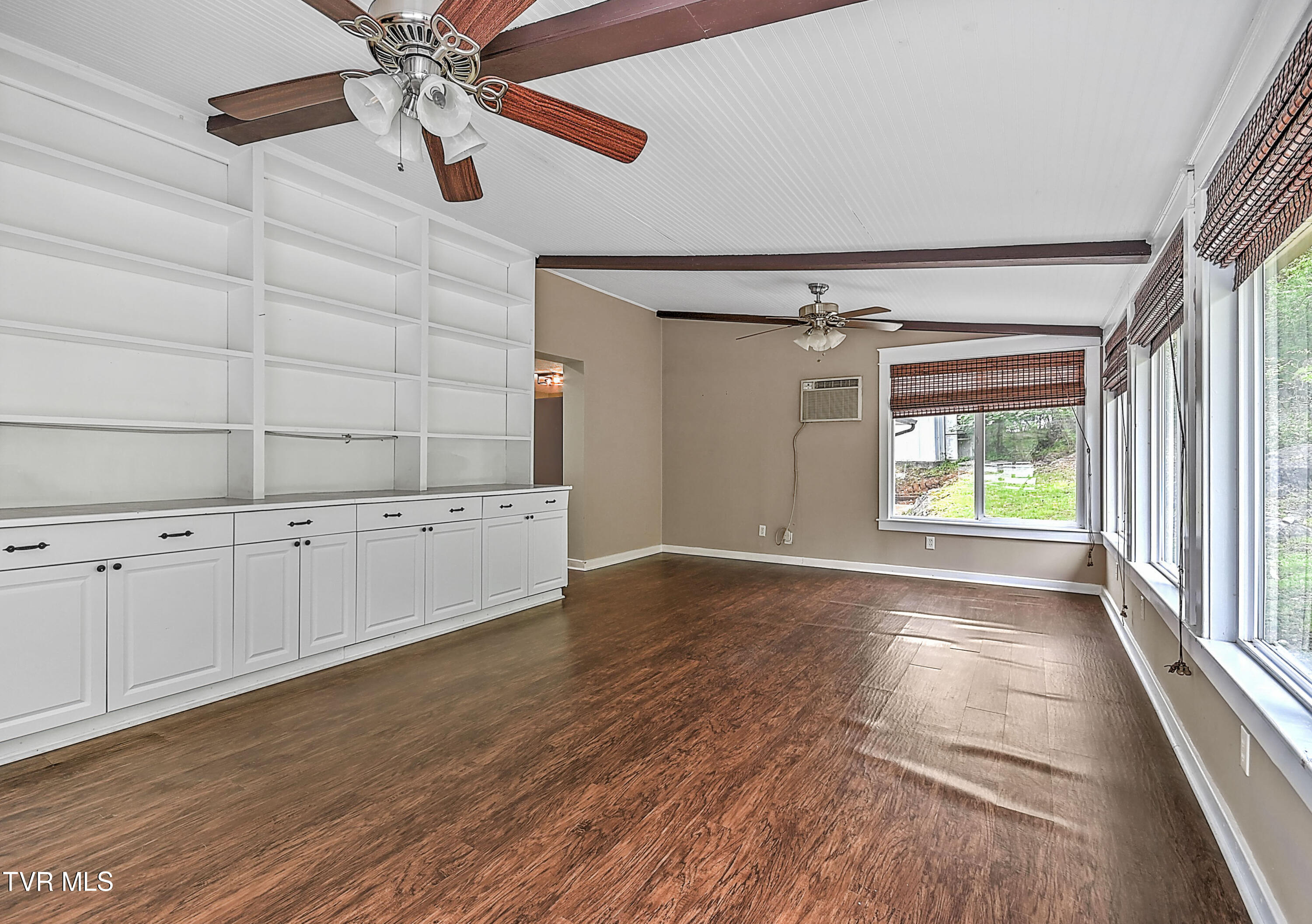 1652 Ridgeway Drive