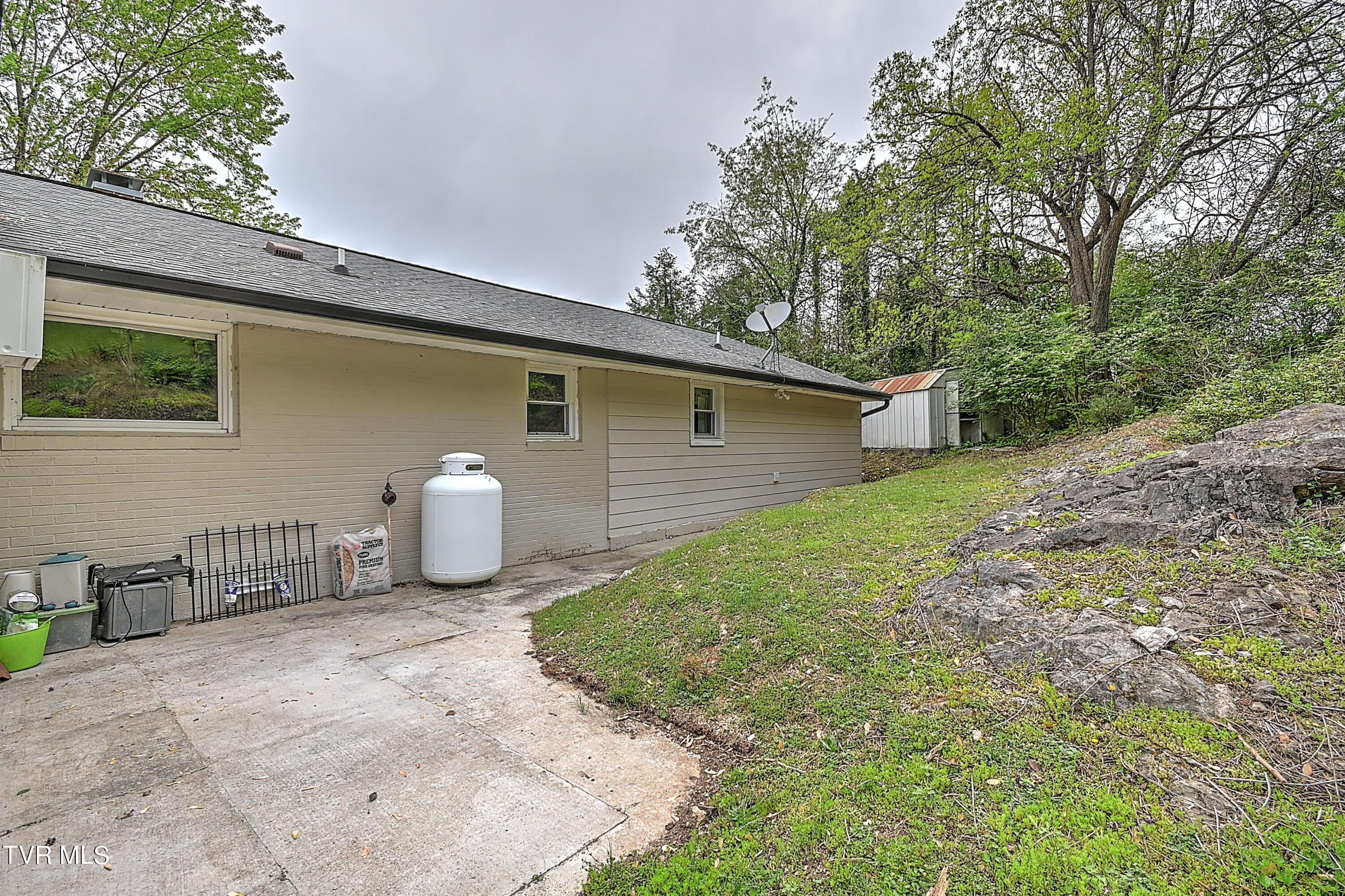 1652 Ridgeway Drive