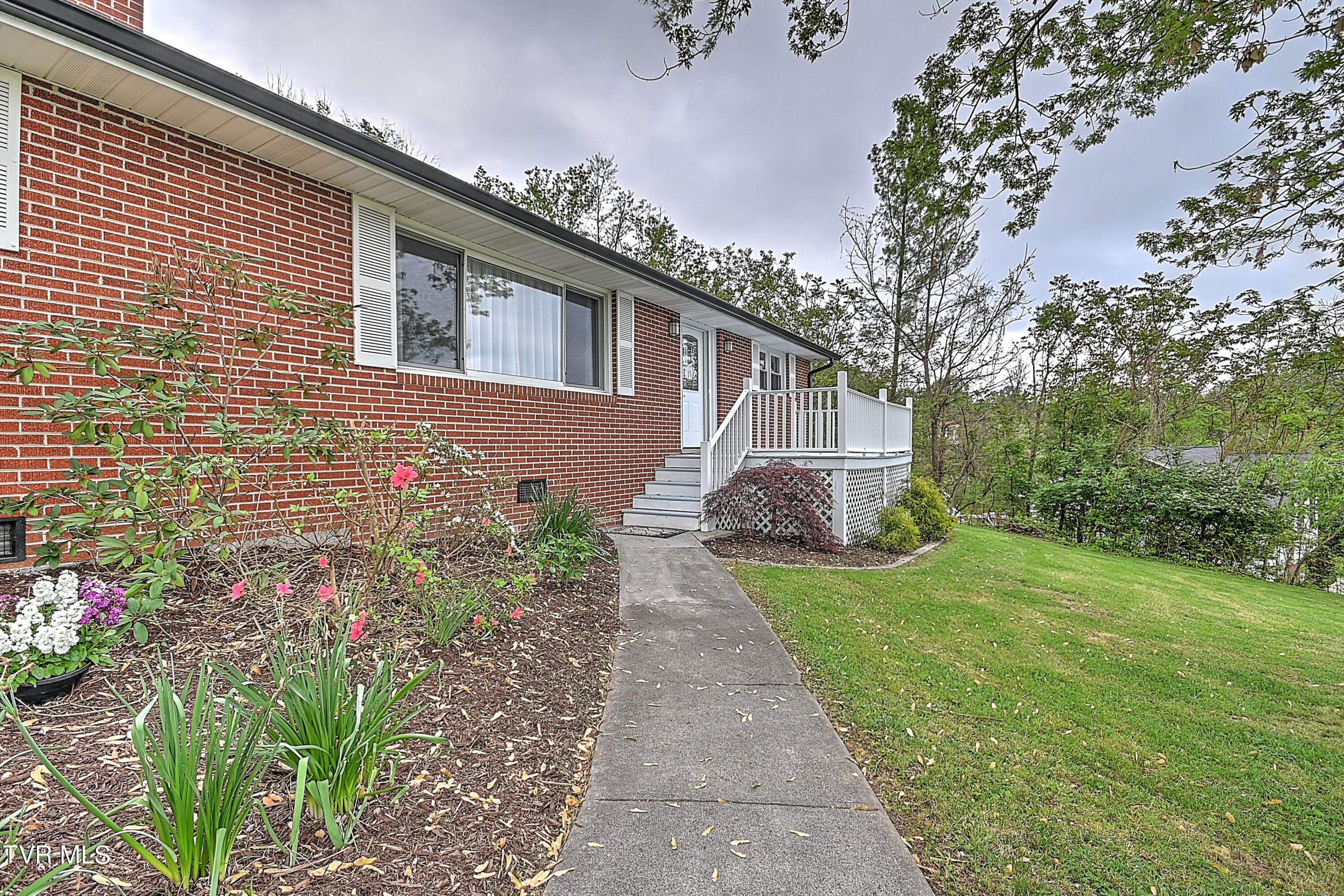 1652 Ridgeway Drive
