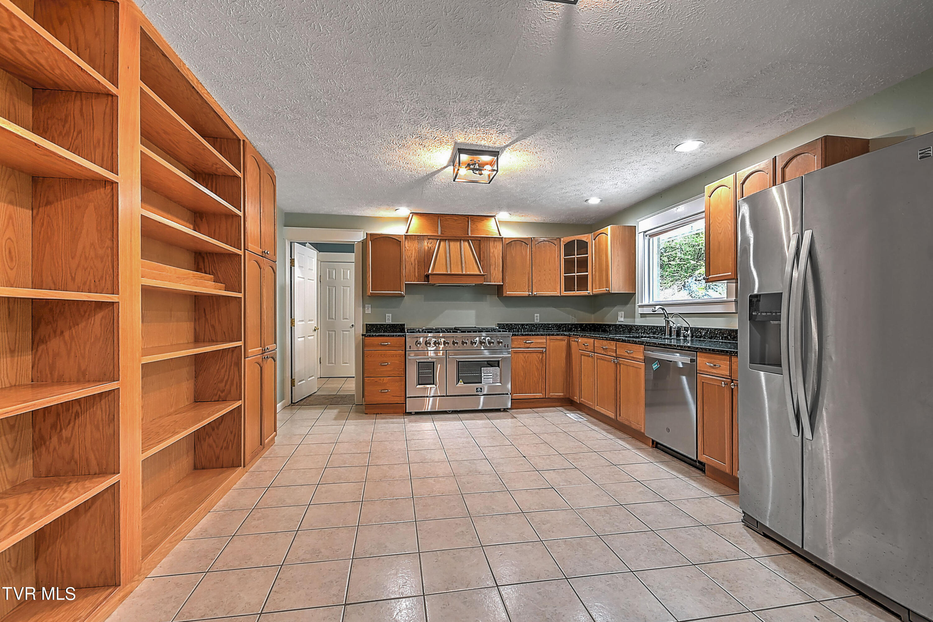 1652 Ridgeway Drive