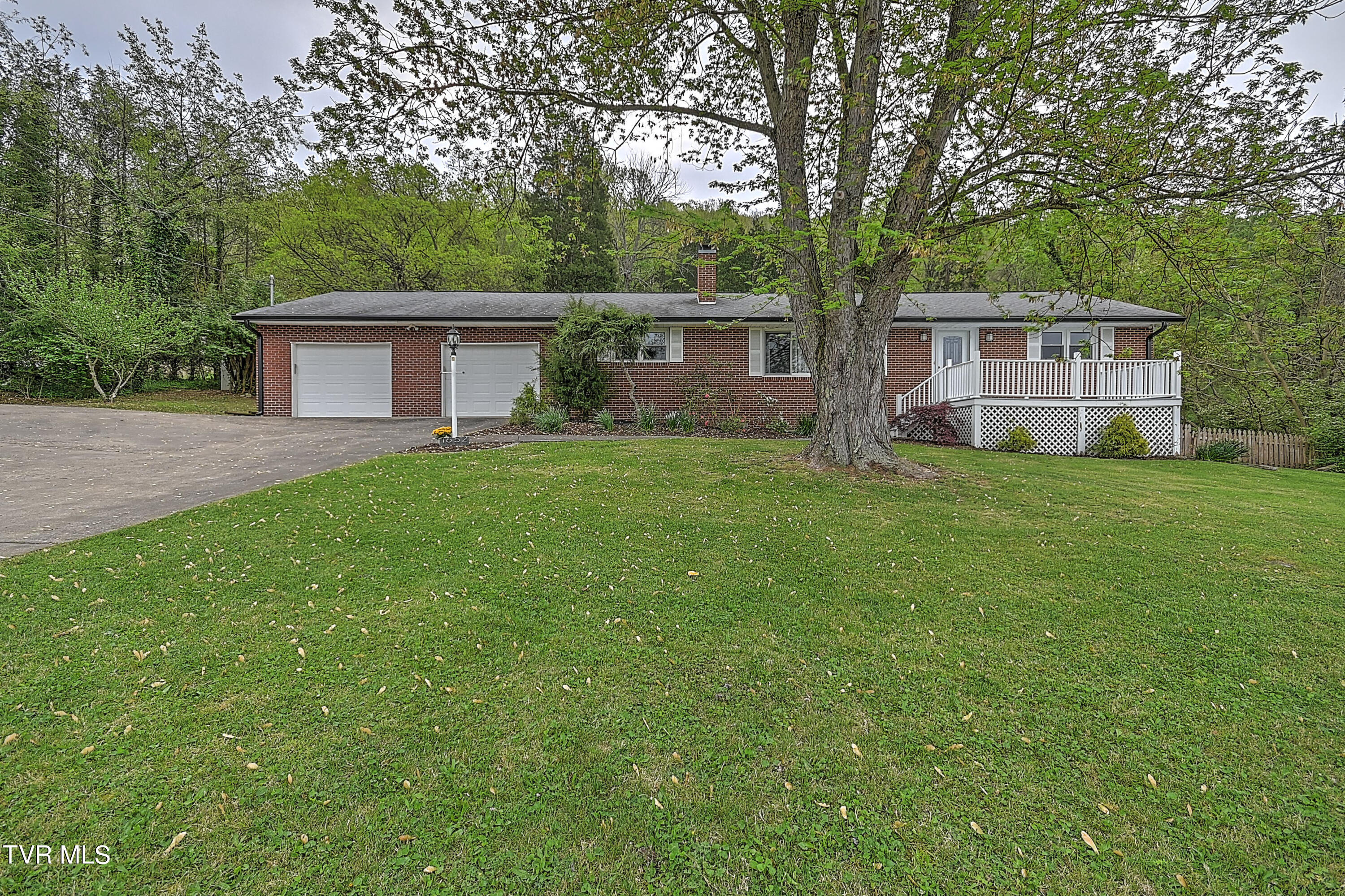 1652 Ridgeway Drive