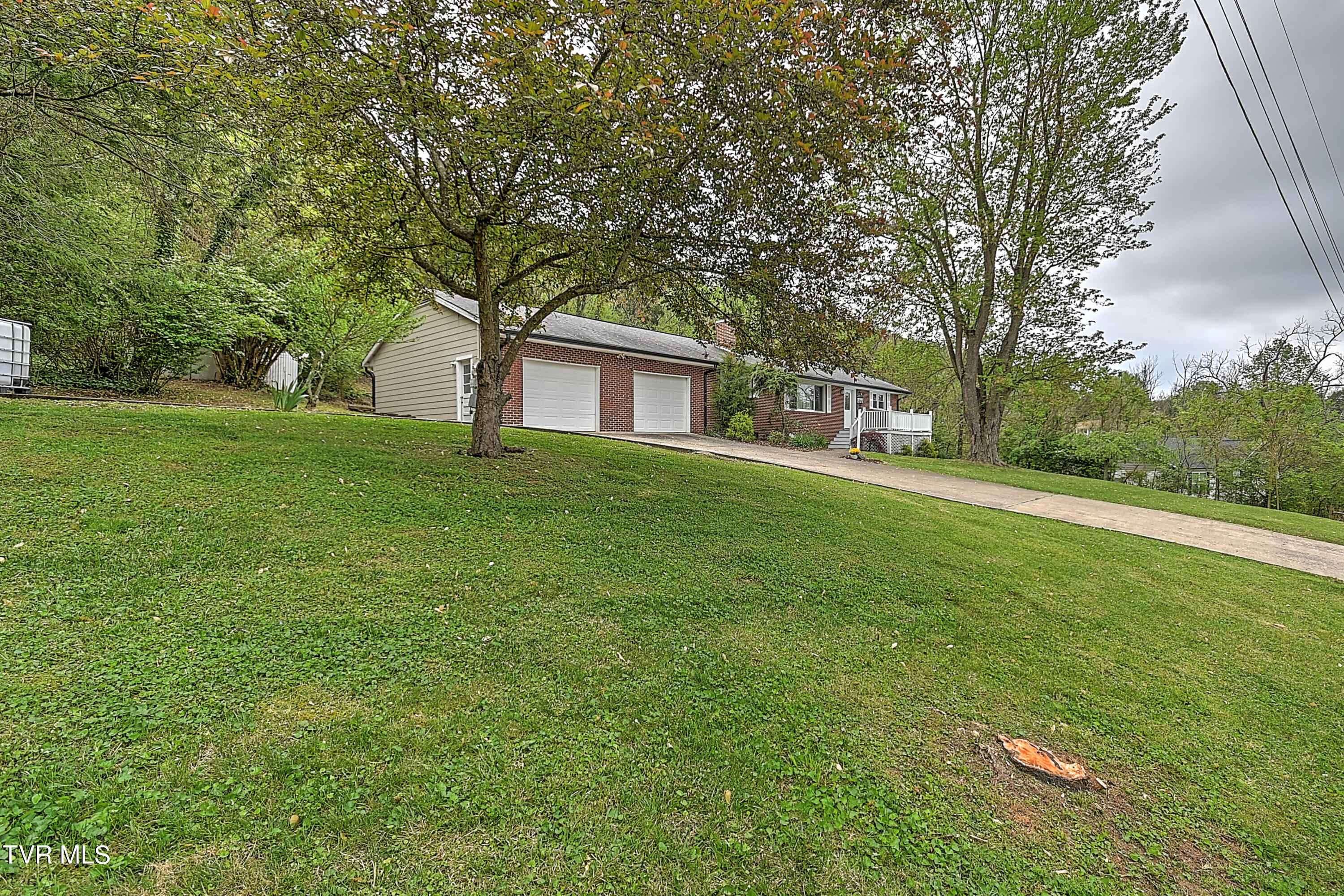 1652 Ridgeway Drive