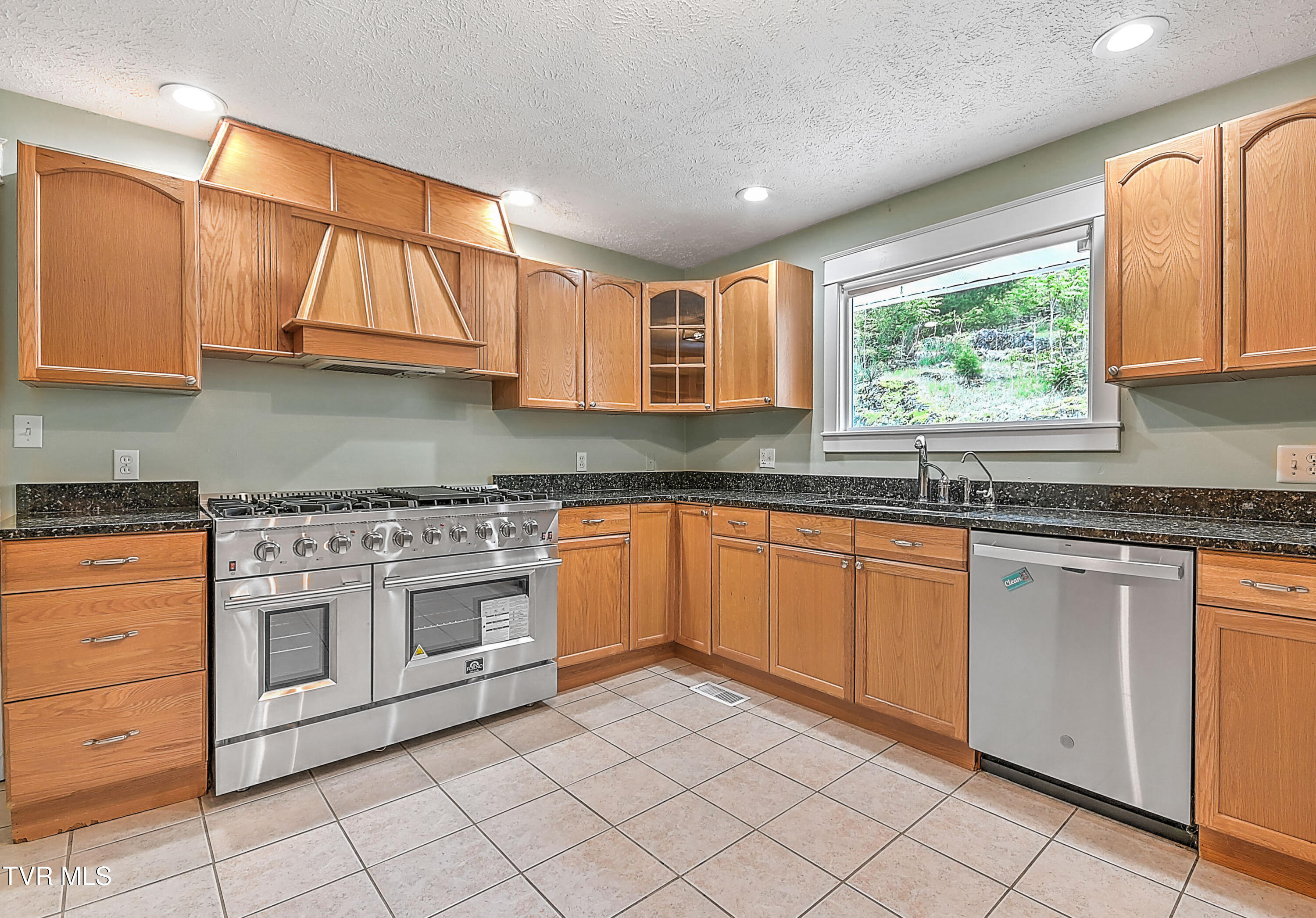 1652 Ridgeway Drive