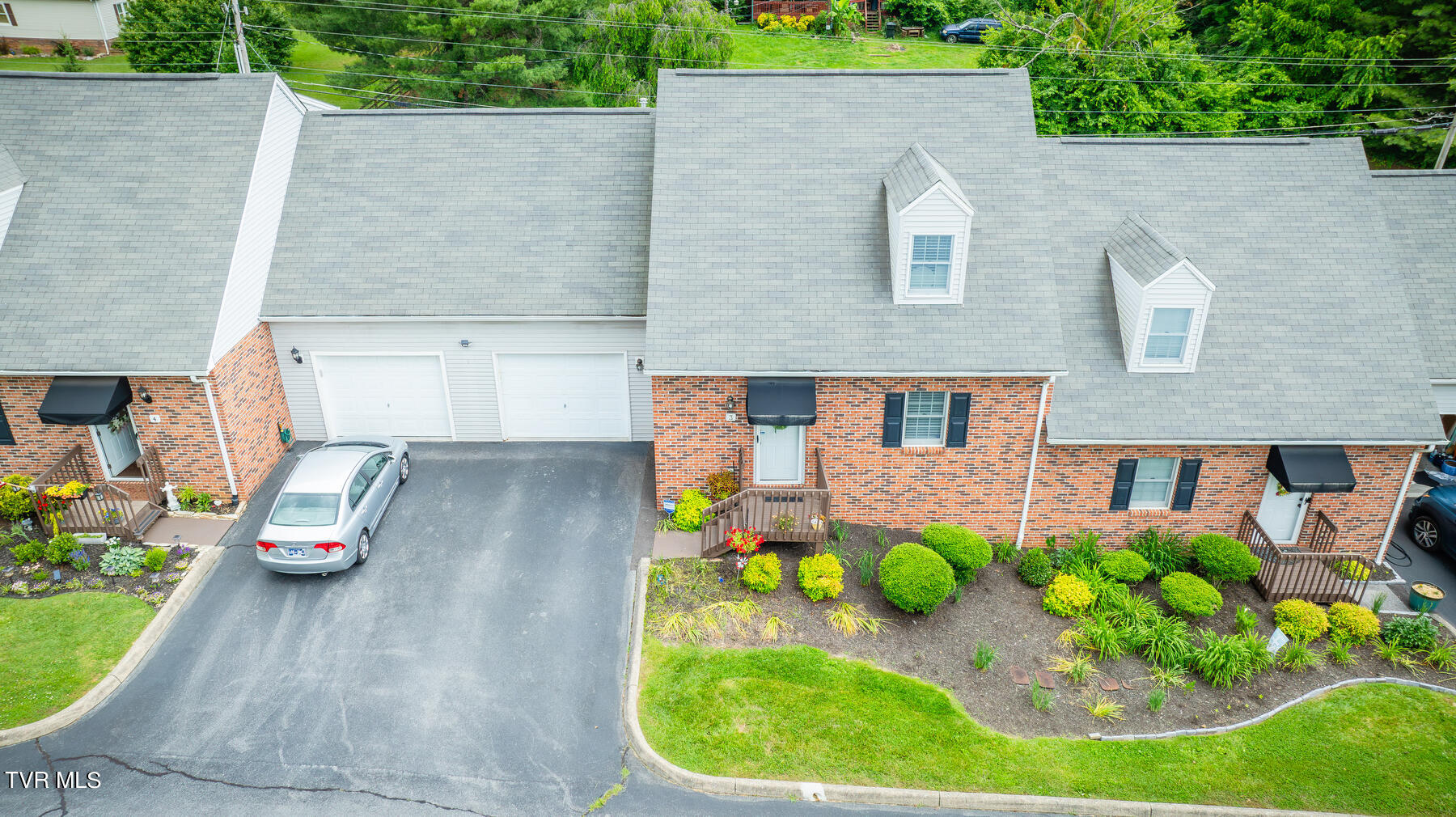 2700 Indian Ridge Road, 3