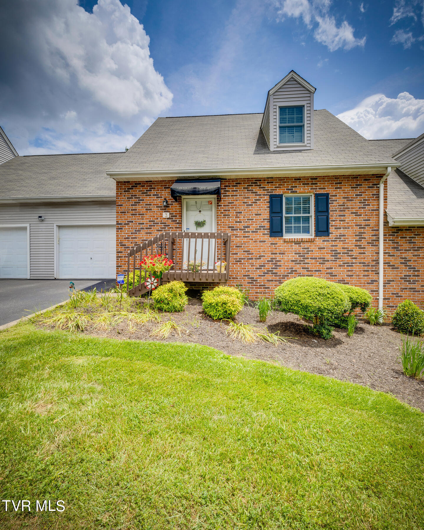 2700 Indian Ridge Road, 3