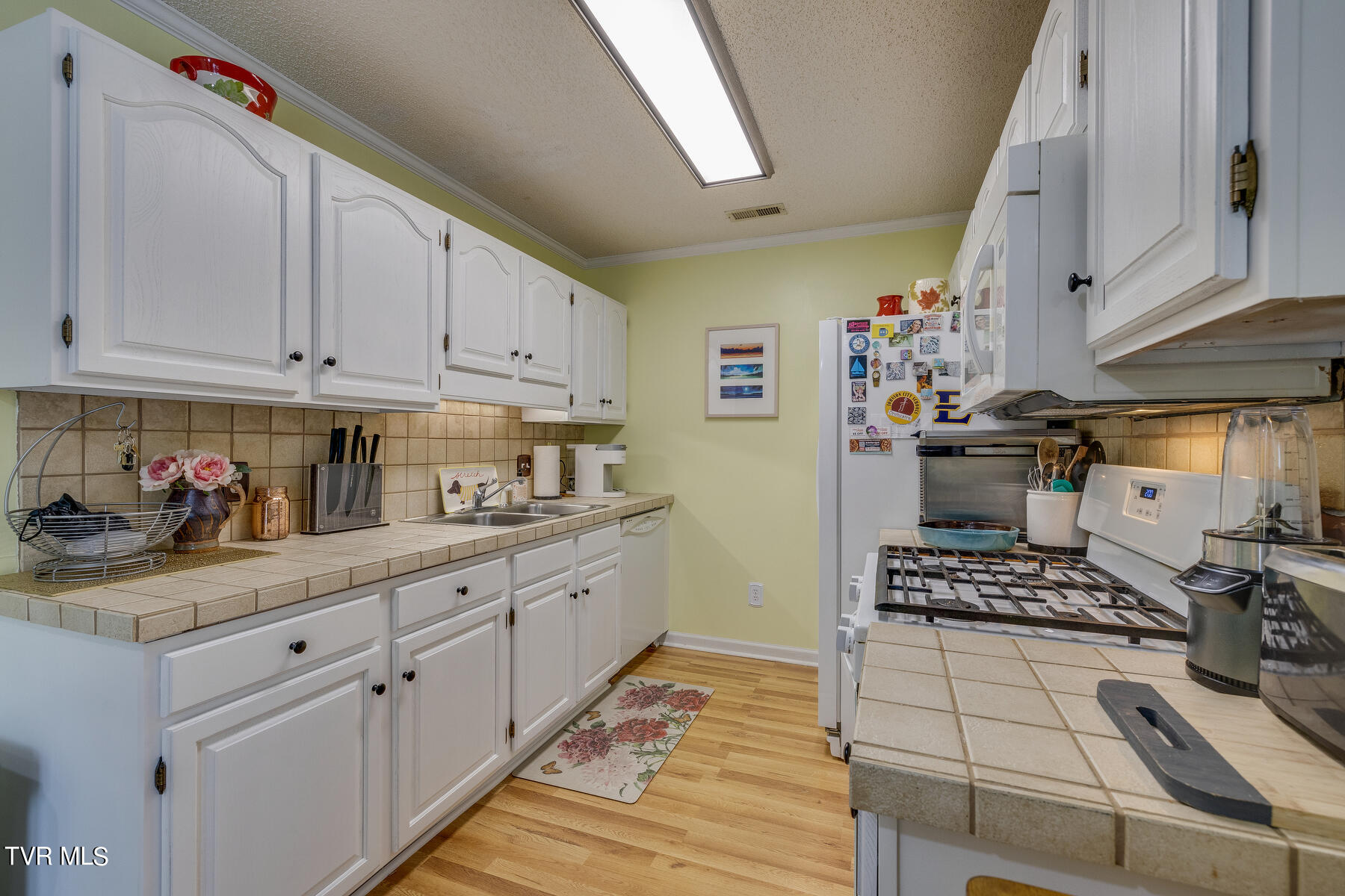 2700 Indian Ridge Road, 3