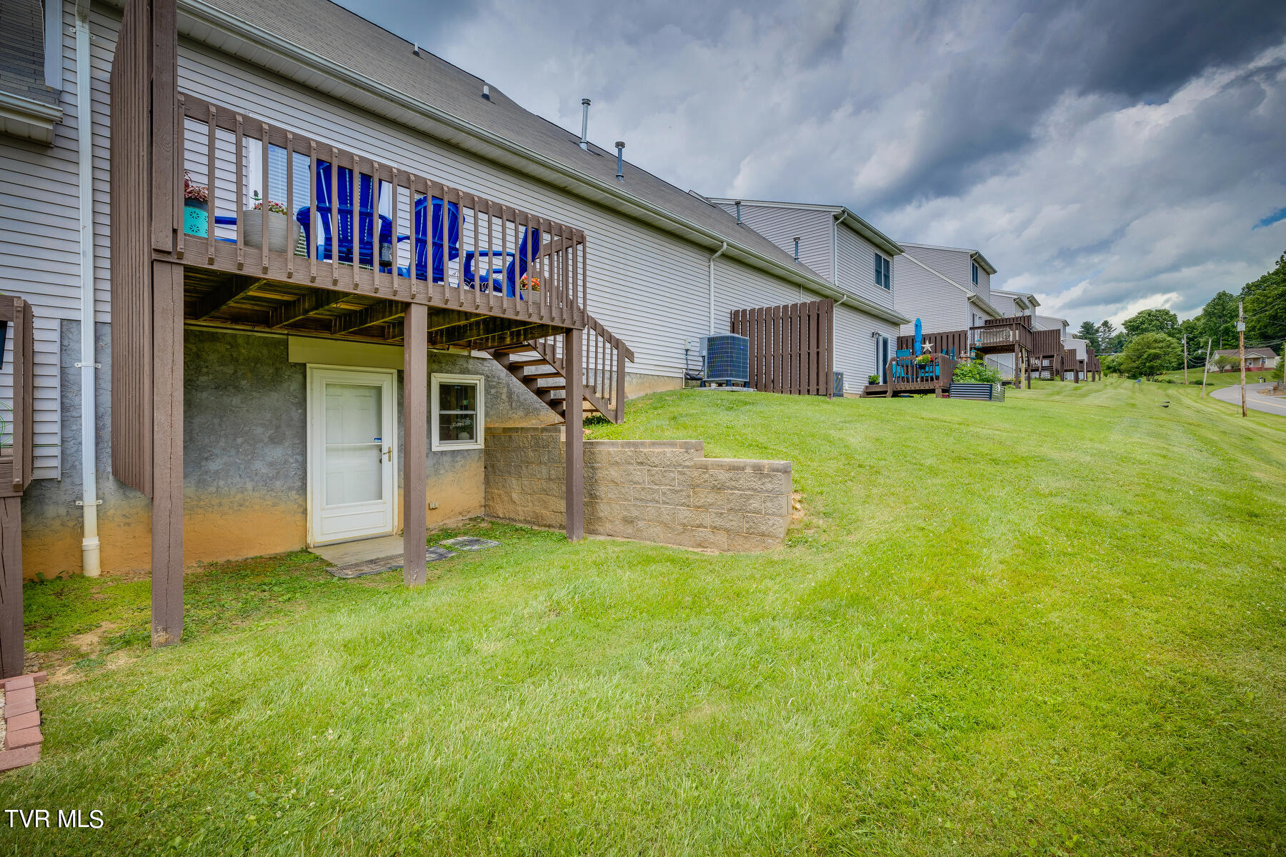 2700 Indian Ridge Road, 3