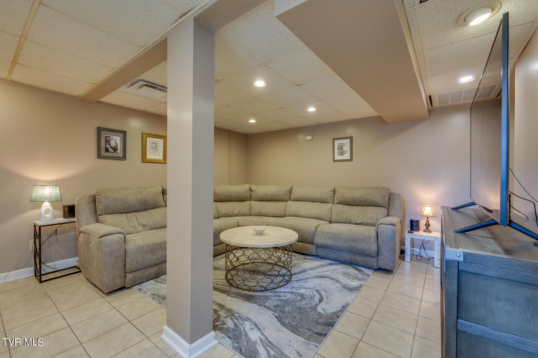2700 Indian Ridge Road, 3