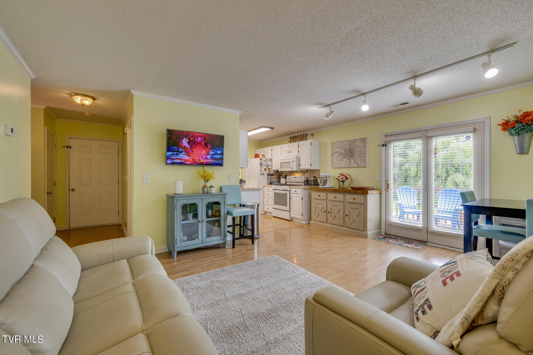 2700 Indian Ridge Road, 3