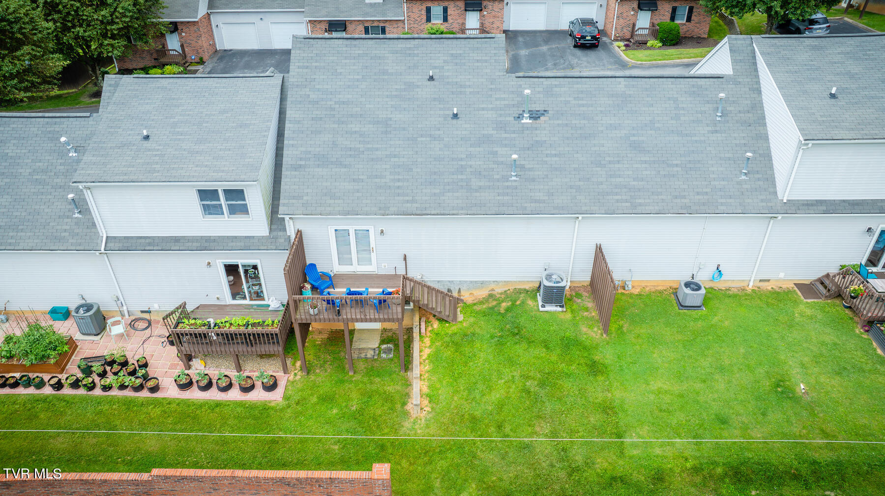 2700 Indian Ridge Road, 3