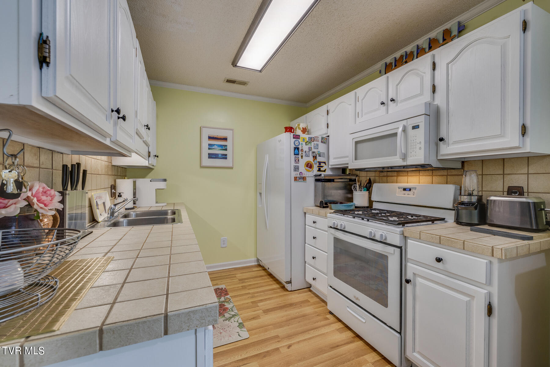 2700 Indian Ridge Road, 3