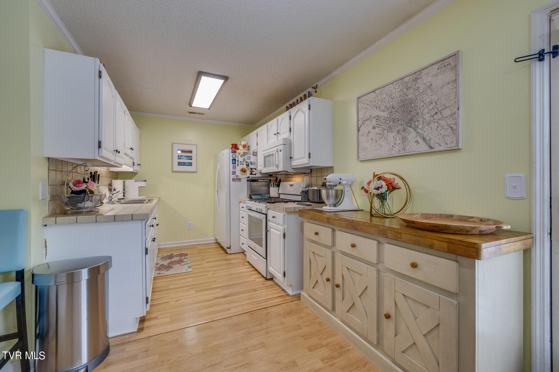 2700 Indian Ridge Road, 3
