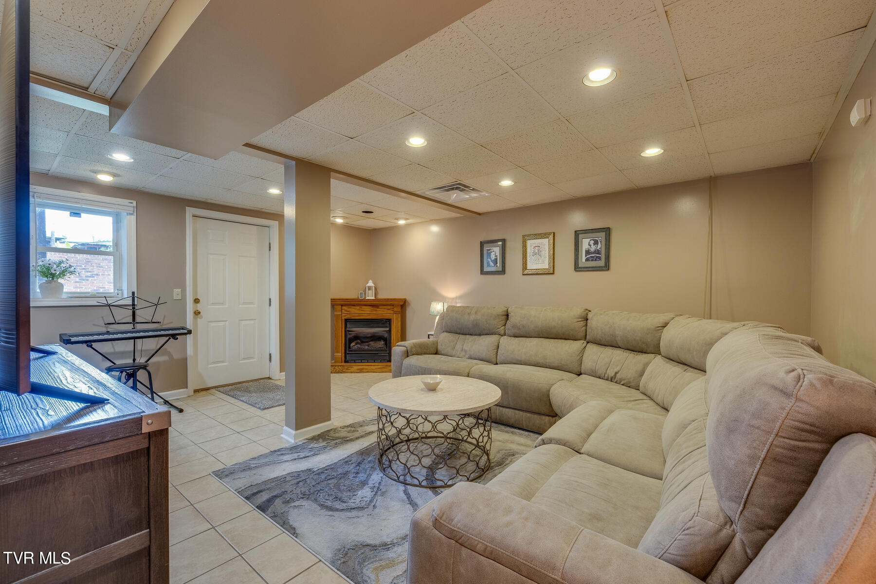 2700 Indian Ridge Road, 3