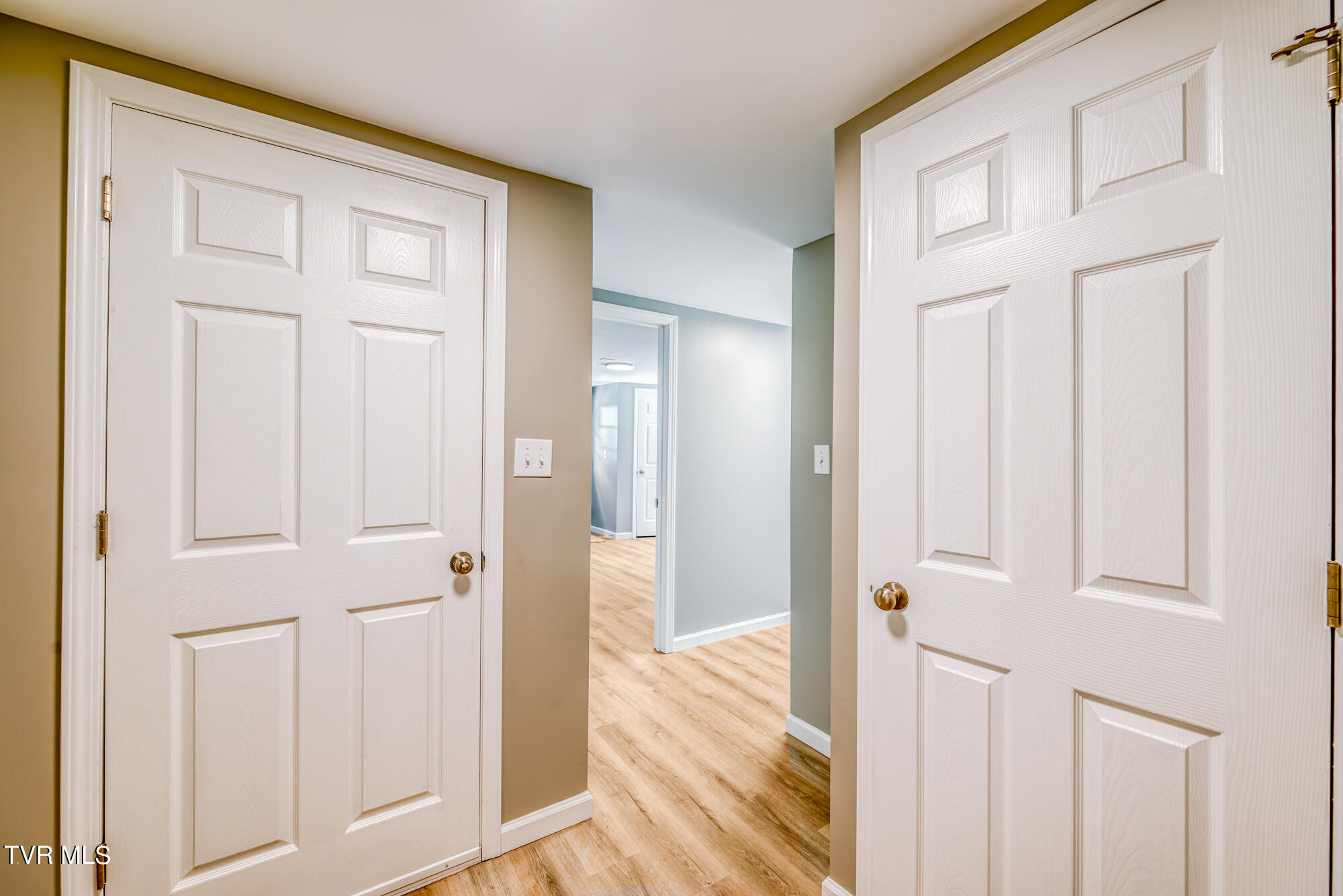 100 Broad View Circle