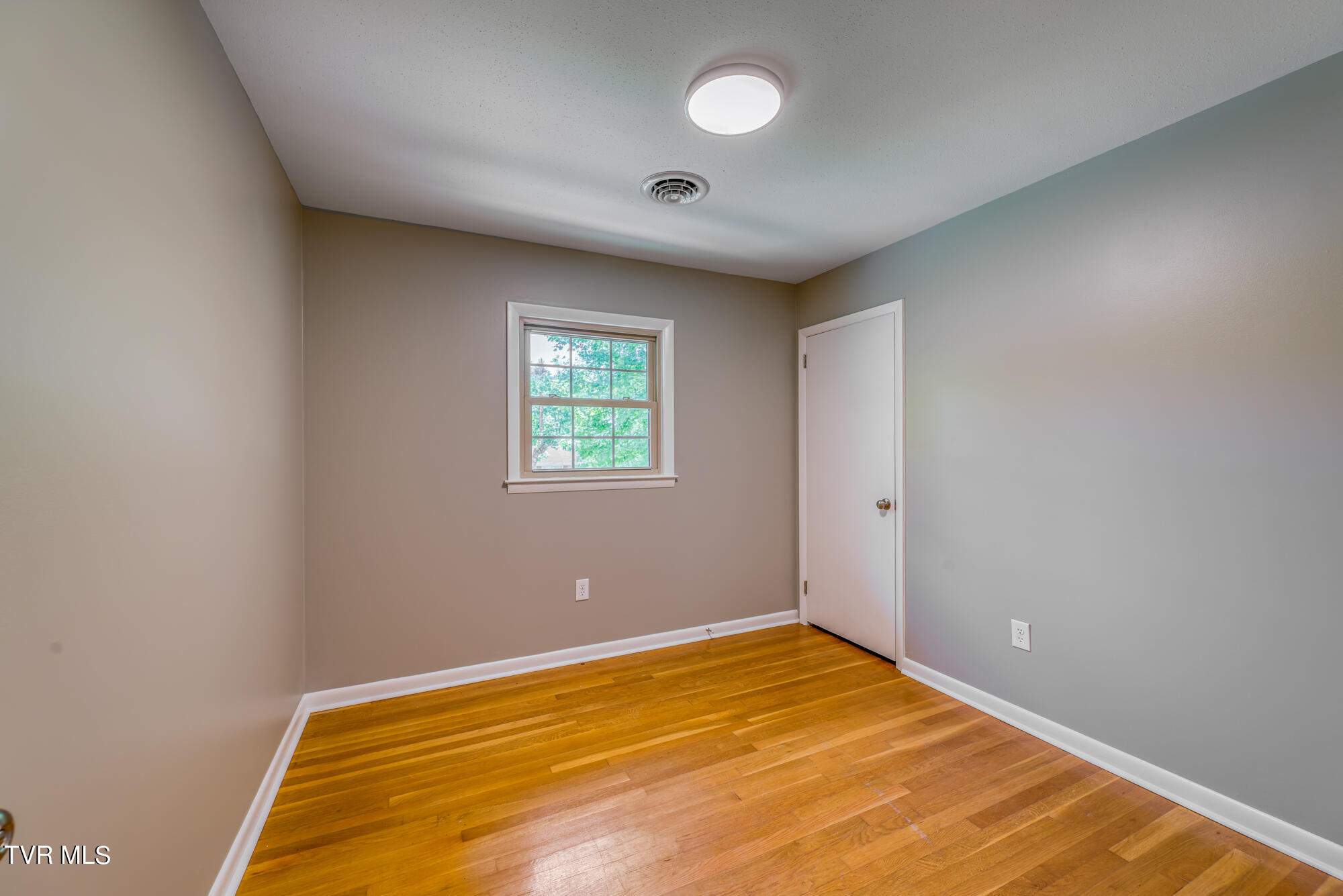 100 Broad View Circle