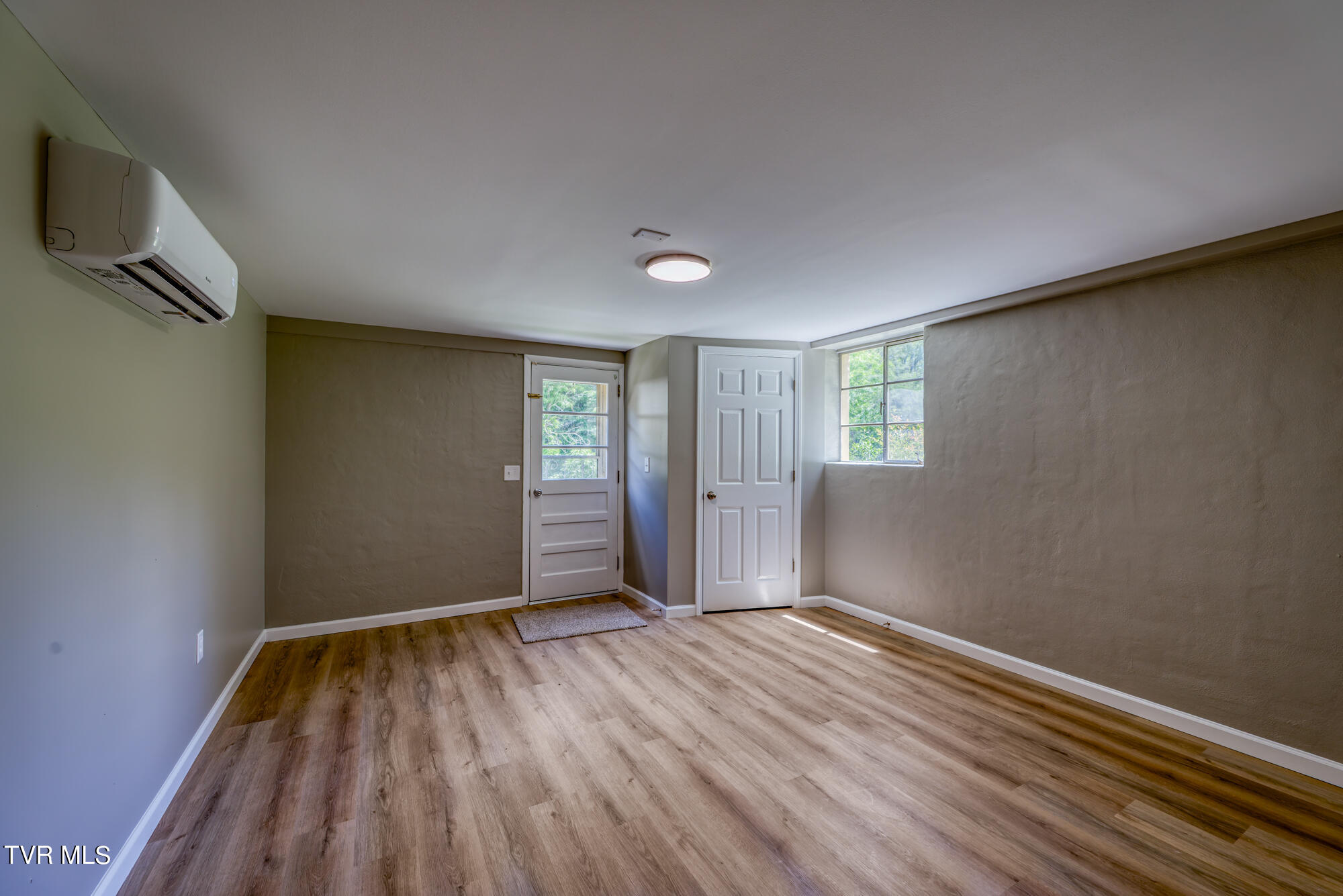 100 Broad View Circle